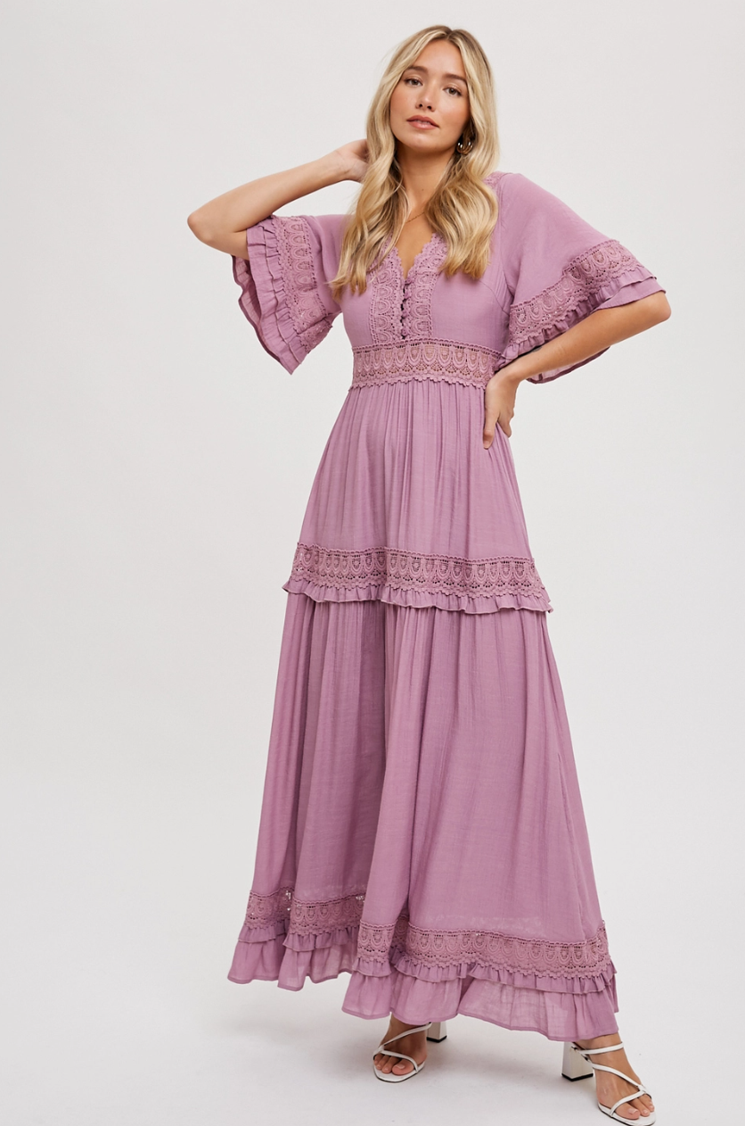 •CHLOE• flowy lace trim maxi dress