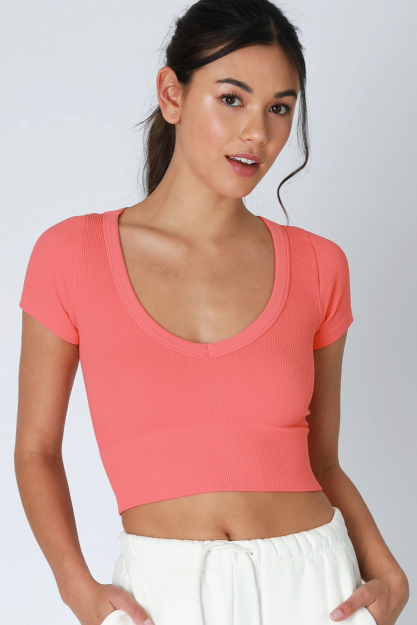 •RIBBED V-NECK• cropped tee