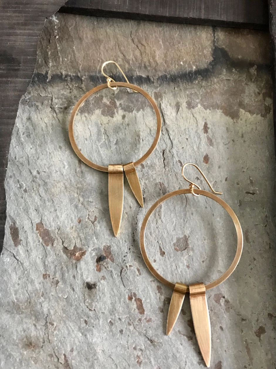 •PLUME• gold dangle earrings