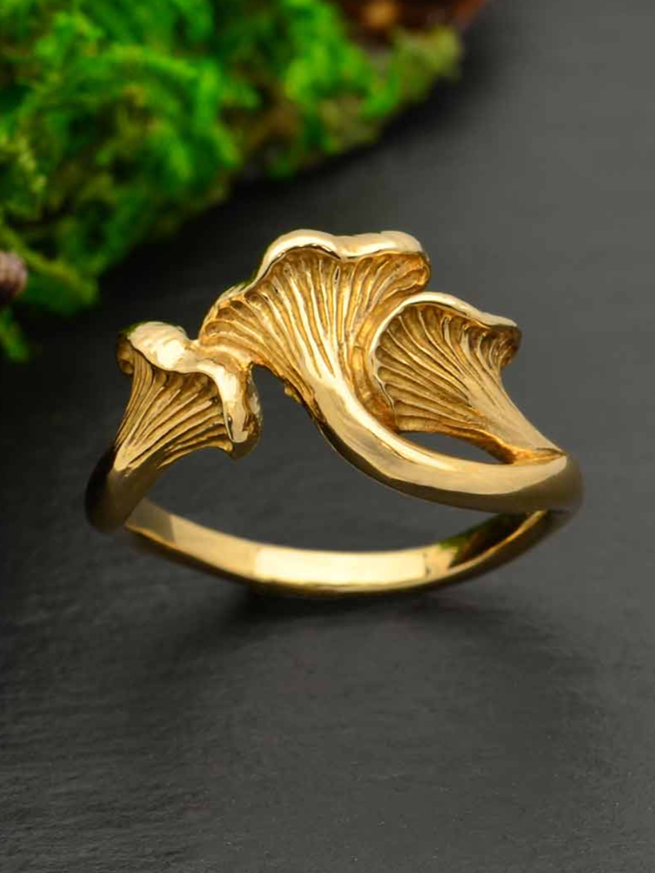 •CHANTERELLE CLUSTER• bronze mushroom ring