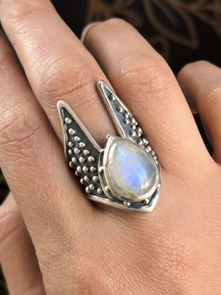 •CYGNUS• rainbow moonstone + silver ring