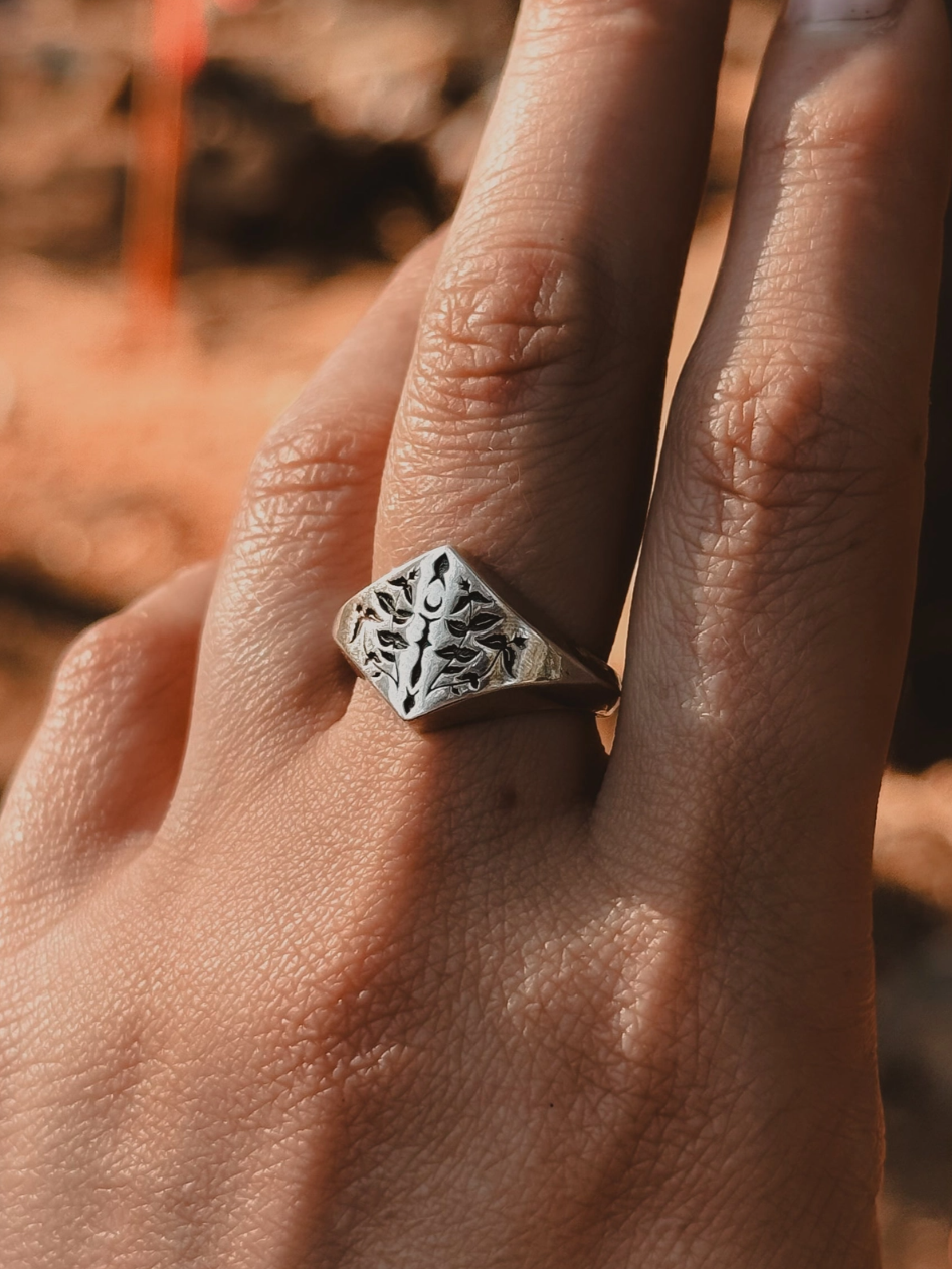 •PLANT MAGICK - LEMON BALM• silver signet ring
