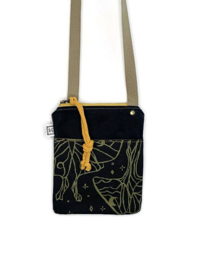 •GO BAG - LUNA• waxed canvas crossbody