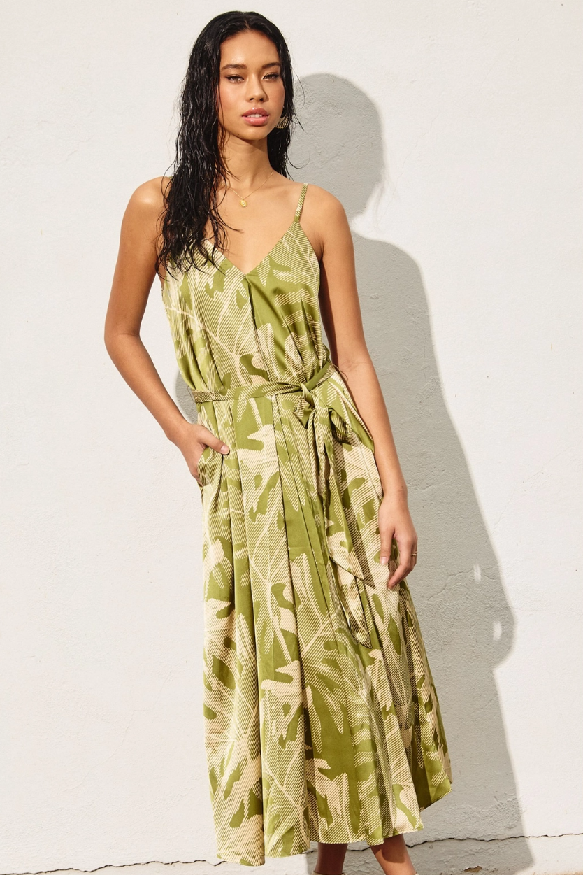 •SELVA• V-neck midi dress