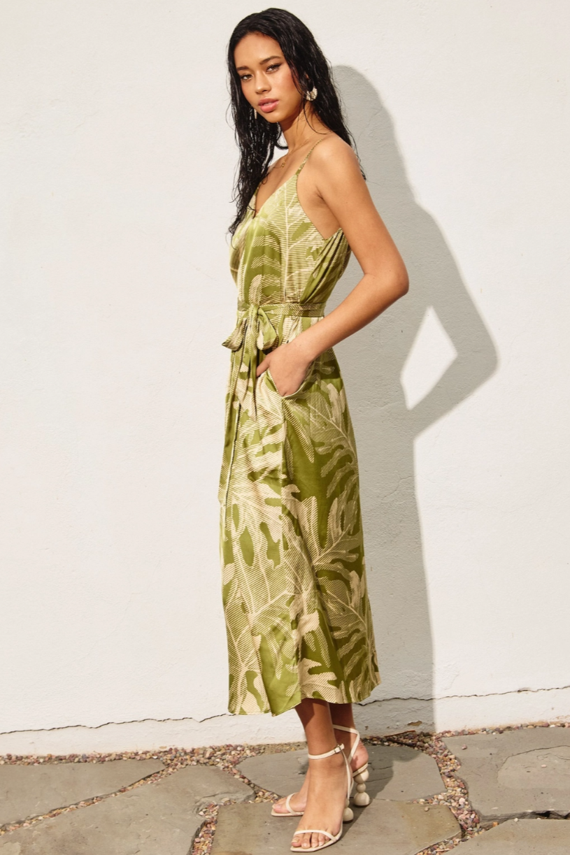 •SELVA• V-neck midi dress