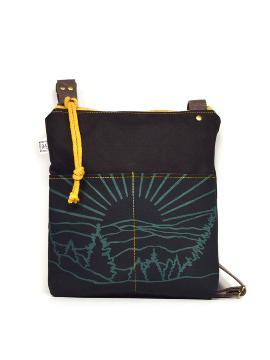 •WEEKDAYER - ROAN• waxed canvas crossbody