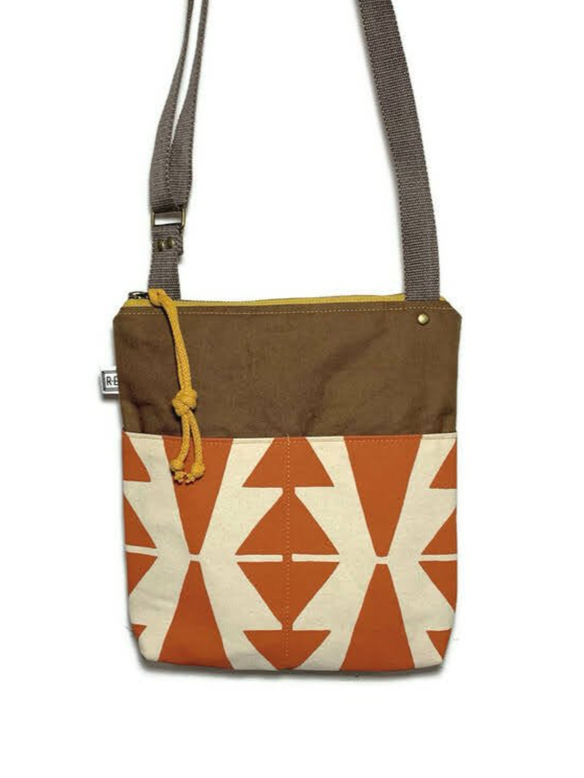 •WEEKDAYER - CASITA• waxed canvas crossbody