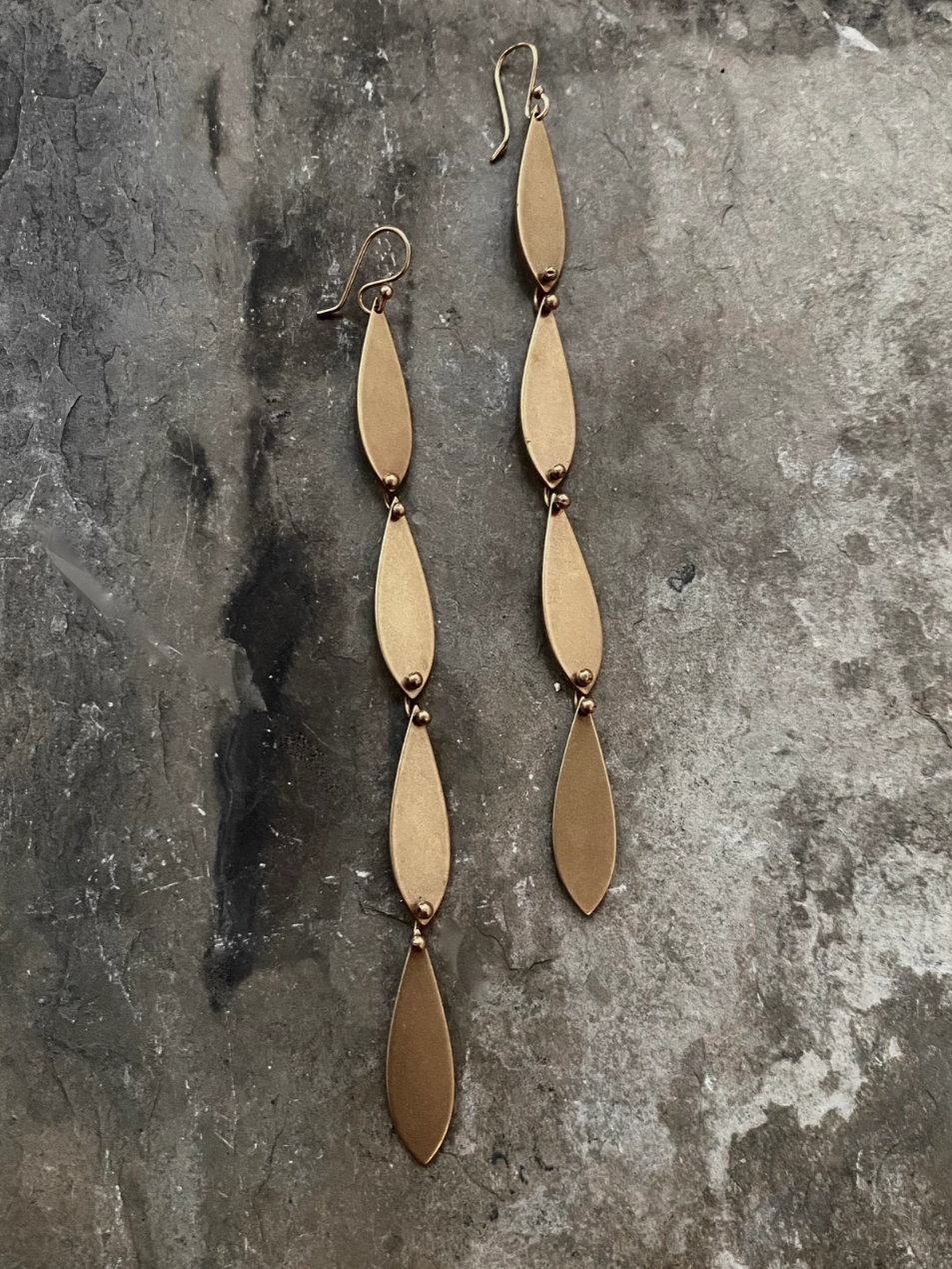•DUSTER• gold dangle earrings