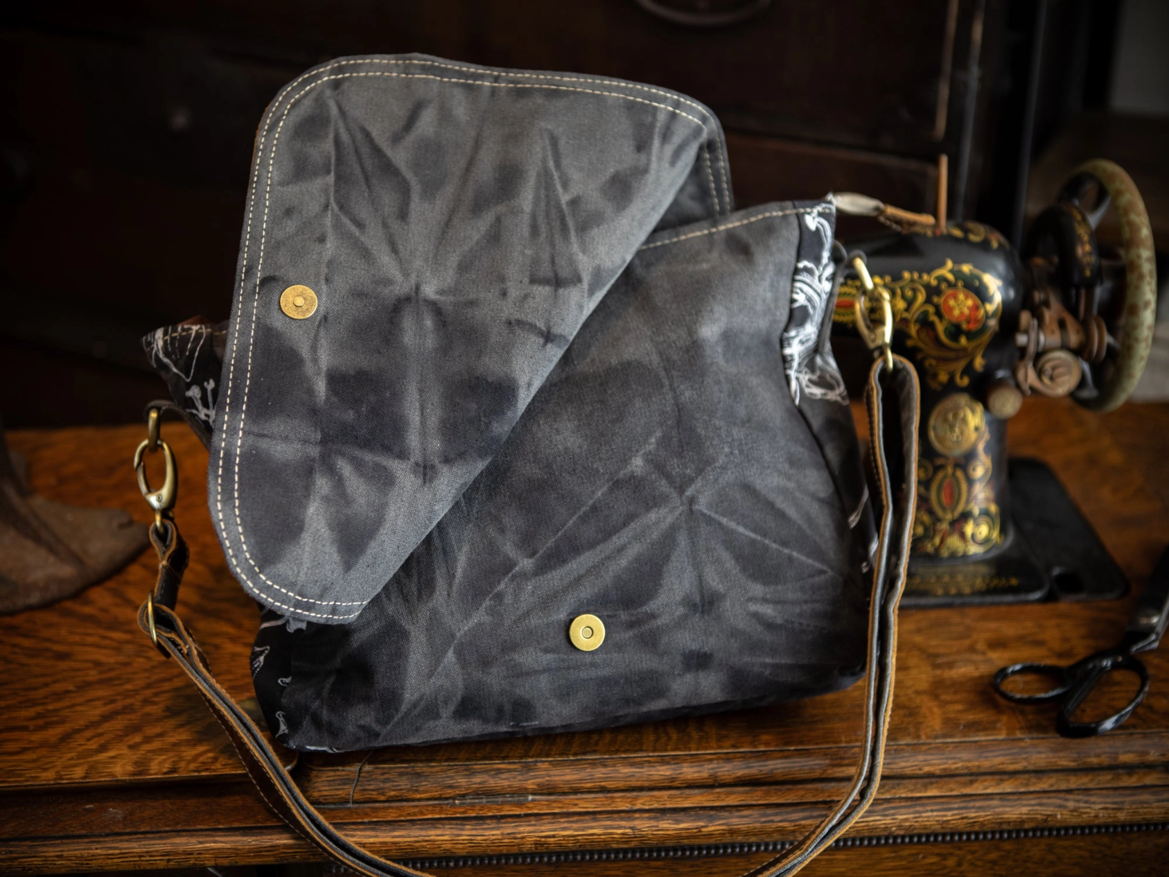 •SPRING BOTANIC• recycled canvas saddle bag