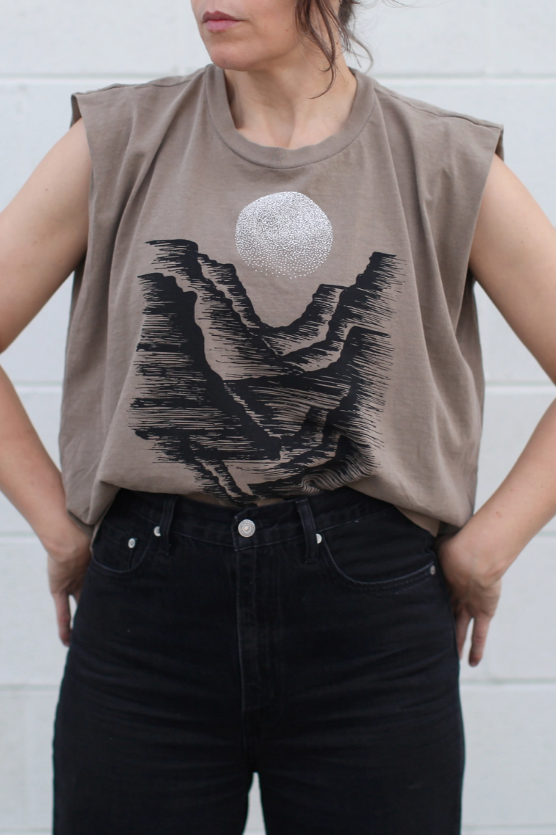 •CANYON• heavyweight cotton muscle tee (USA)
