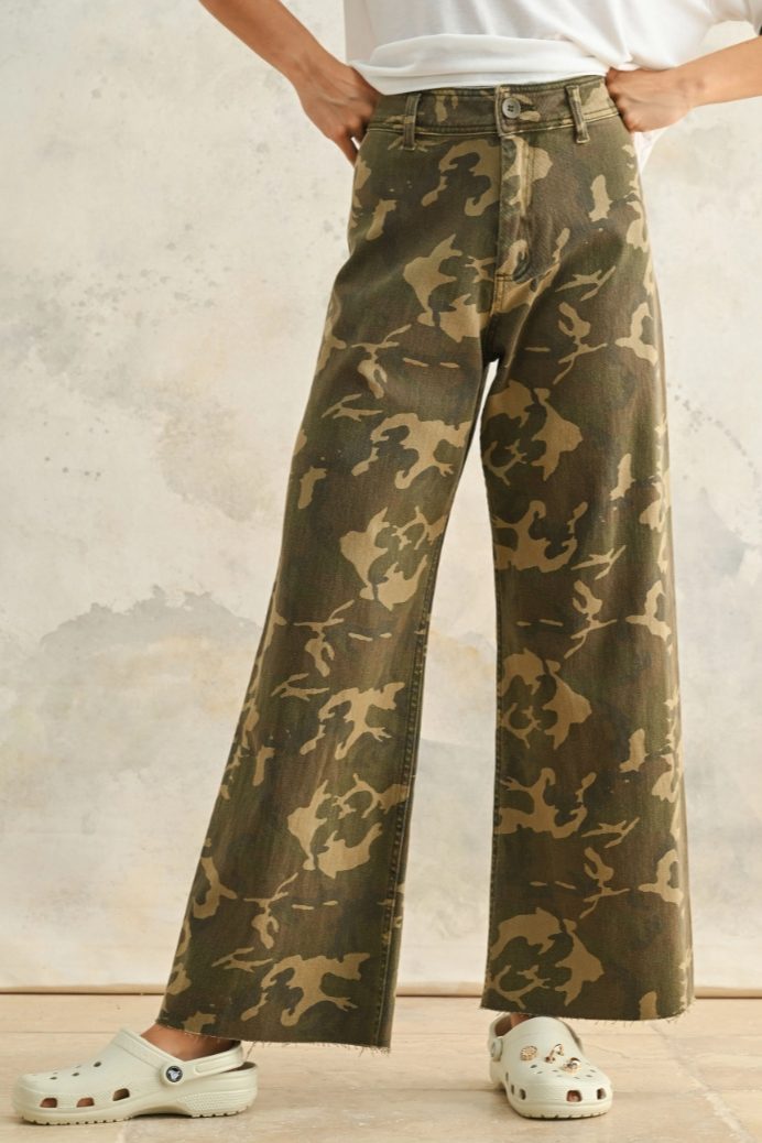•HARLEY• camo print denim pants