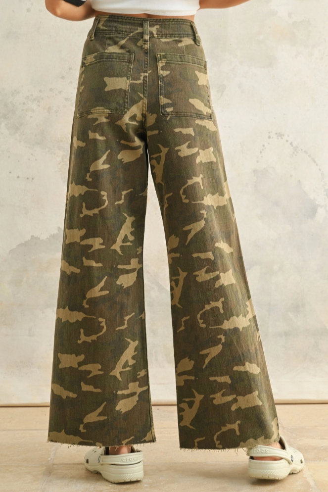 •HARLEY• camo print denim pants