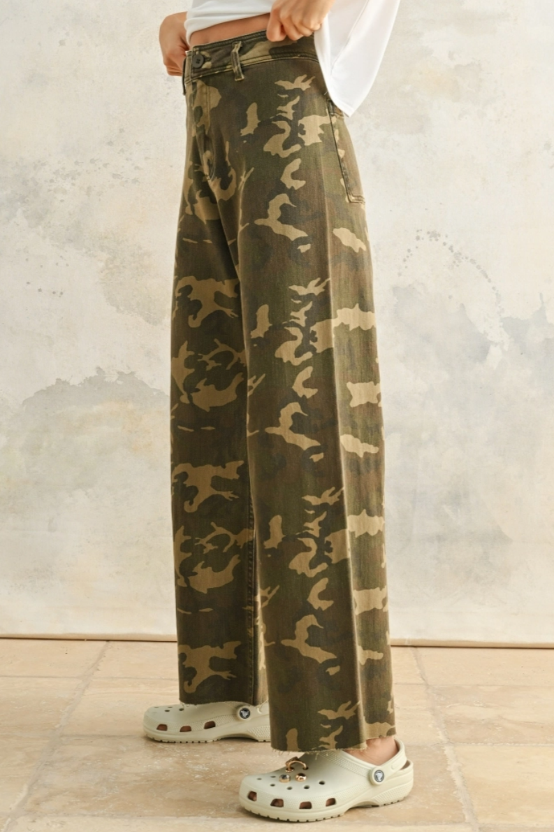 •HARLEY• camo print denim pants