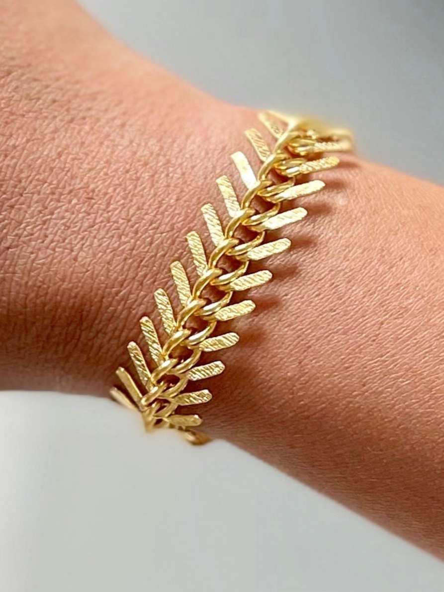 •FISHBONE• 18K gold plated bracelet