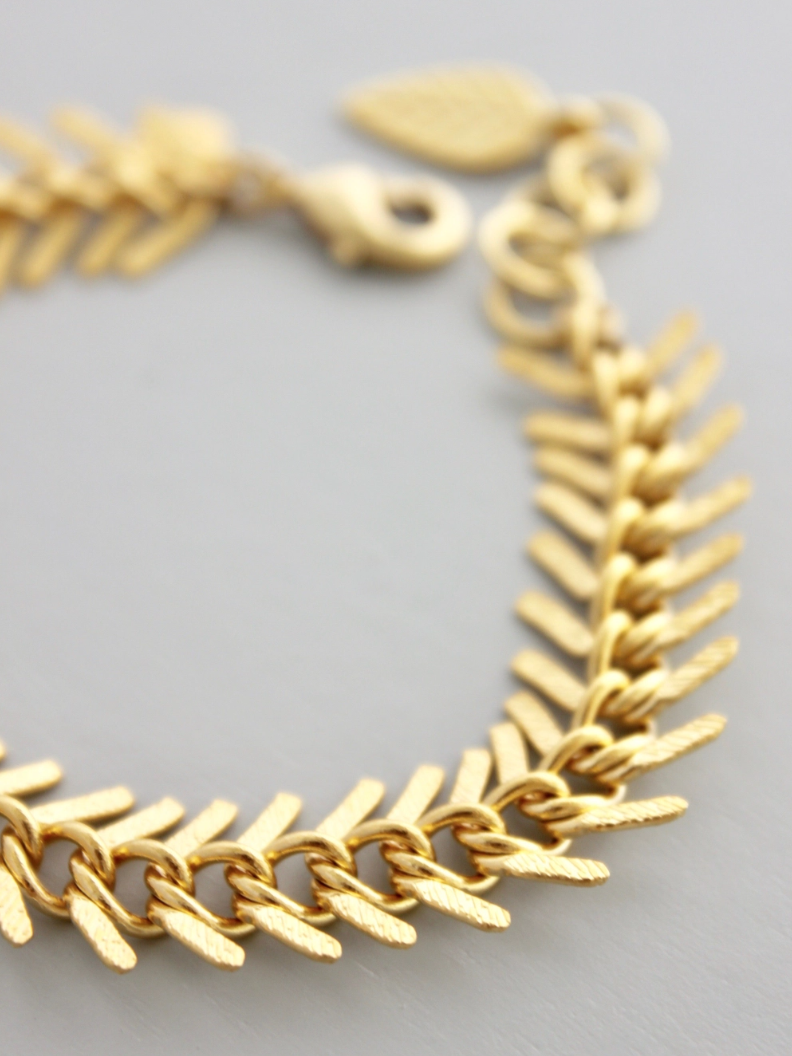 •FISHBONE• 18K gold plated bracelet