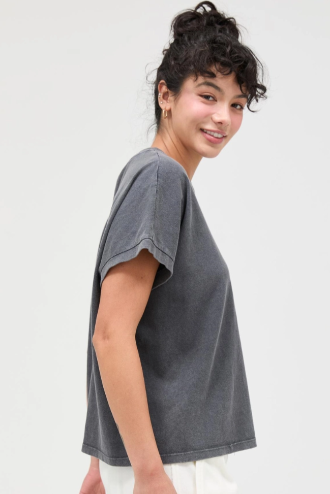 •TONI• mineral washed tee