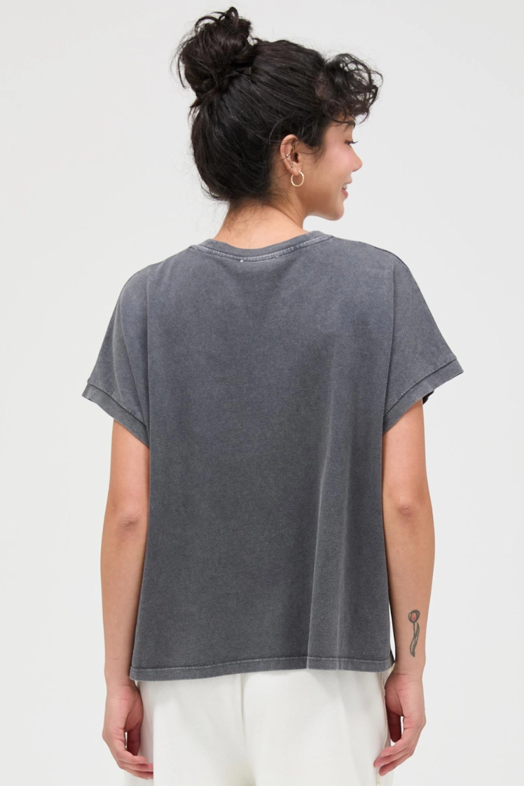 •TONI• mineral washed tee