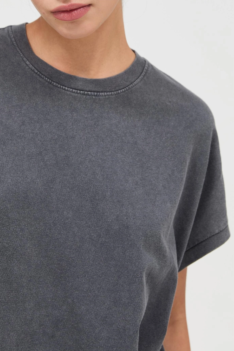 •TONI• mineral washed tee