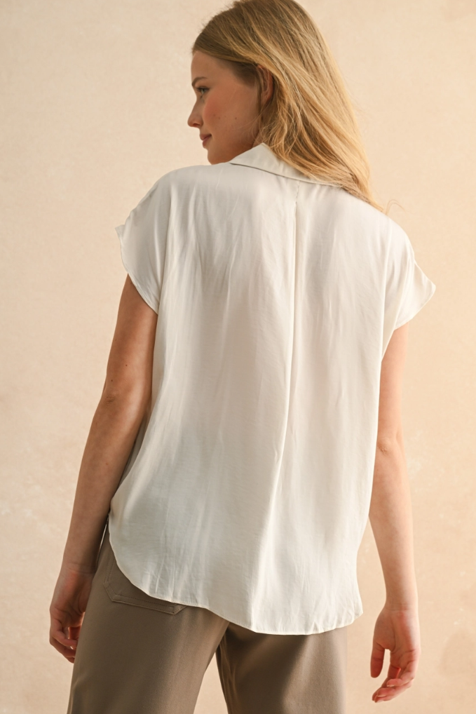 •TAYLOR• collared button down top