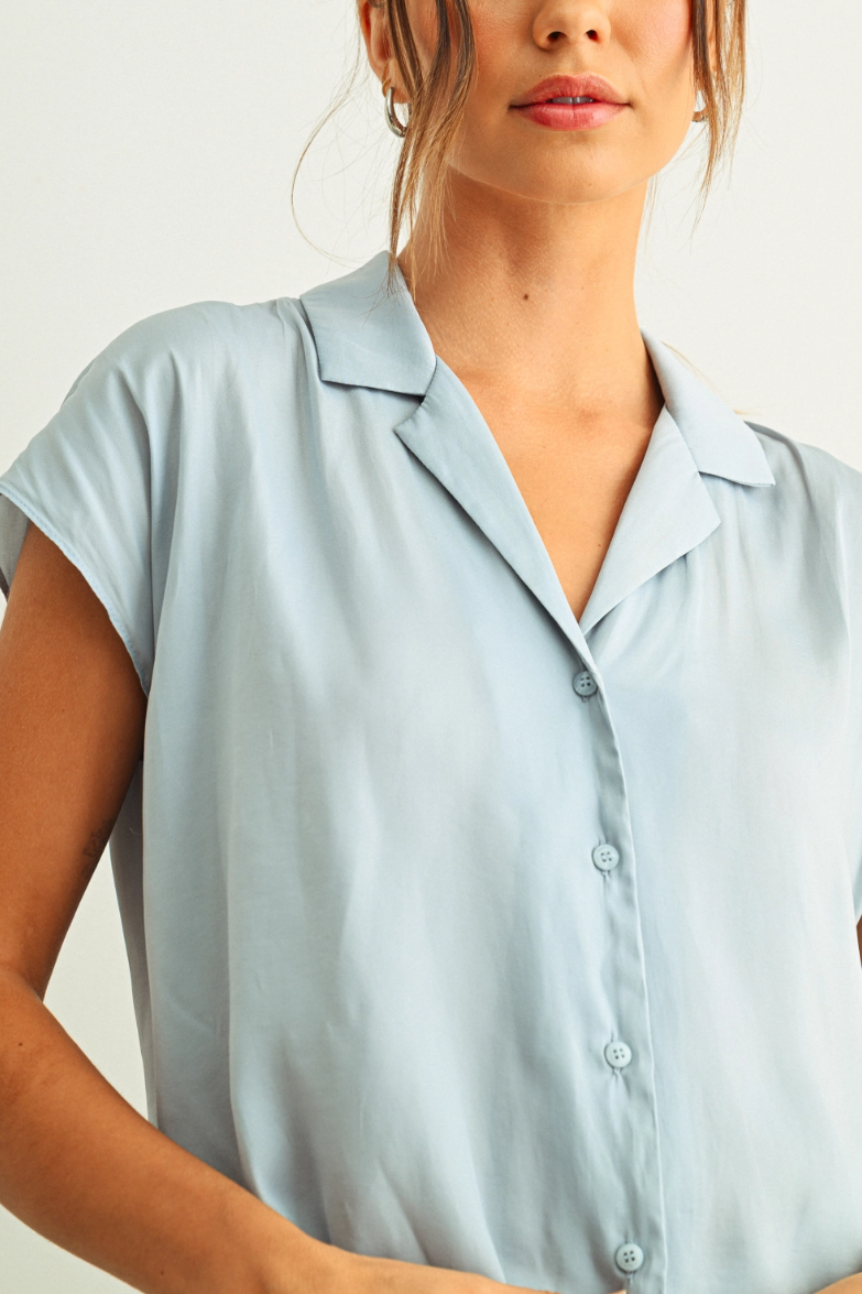 •TAYLOR• collared button down top
