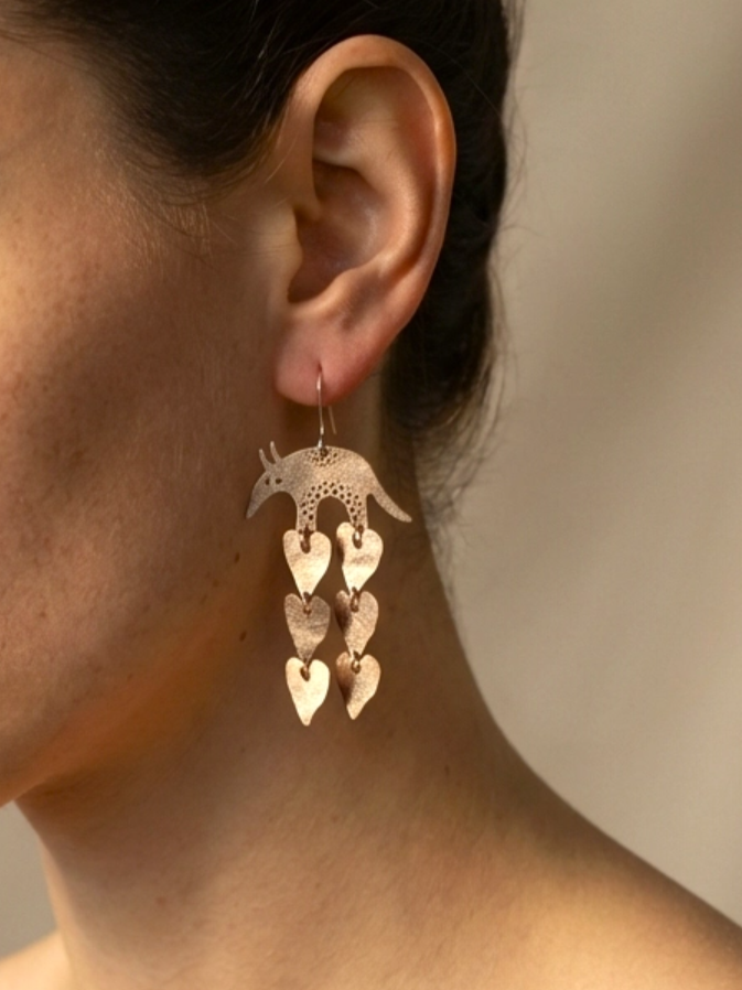 •'AMOR'DILLIO• gold dangle earrings