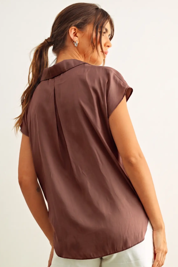•TAYLOR• collared button down top