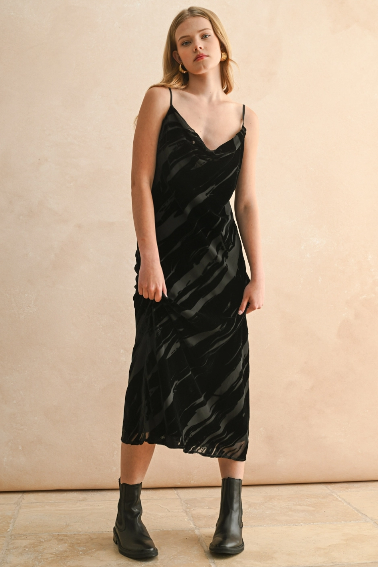 •MORTICIA• burned velvet midaxi dress