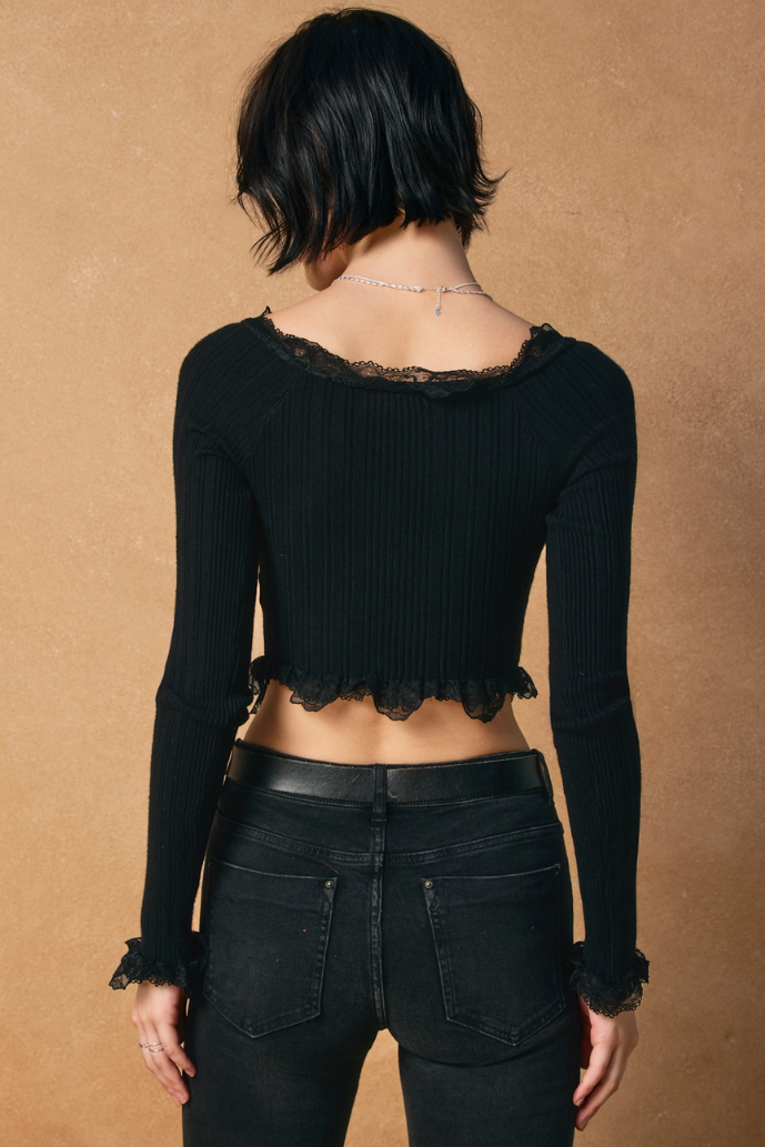 •RAVEN• lace trim button down crop top