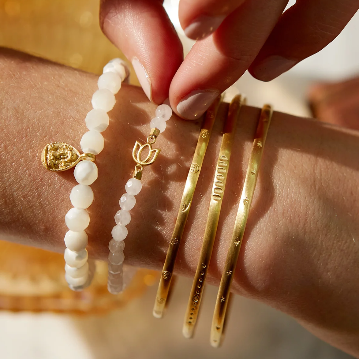 •SKINNY BANGLE• gold bracelet