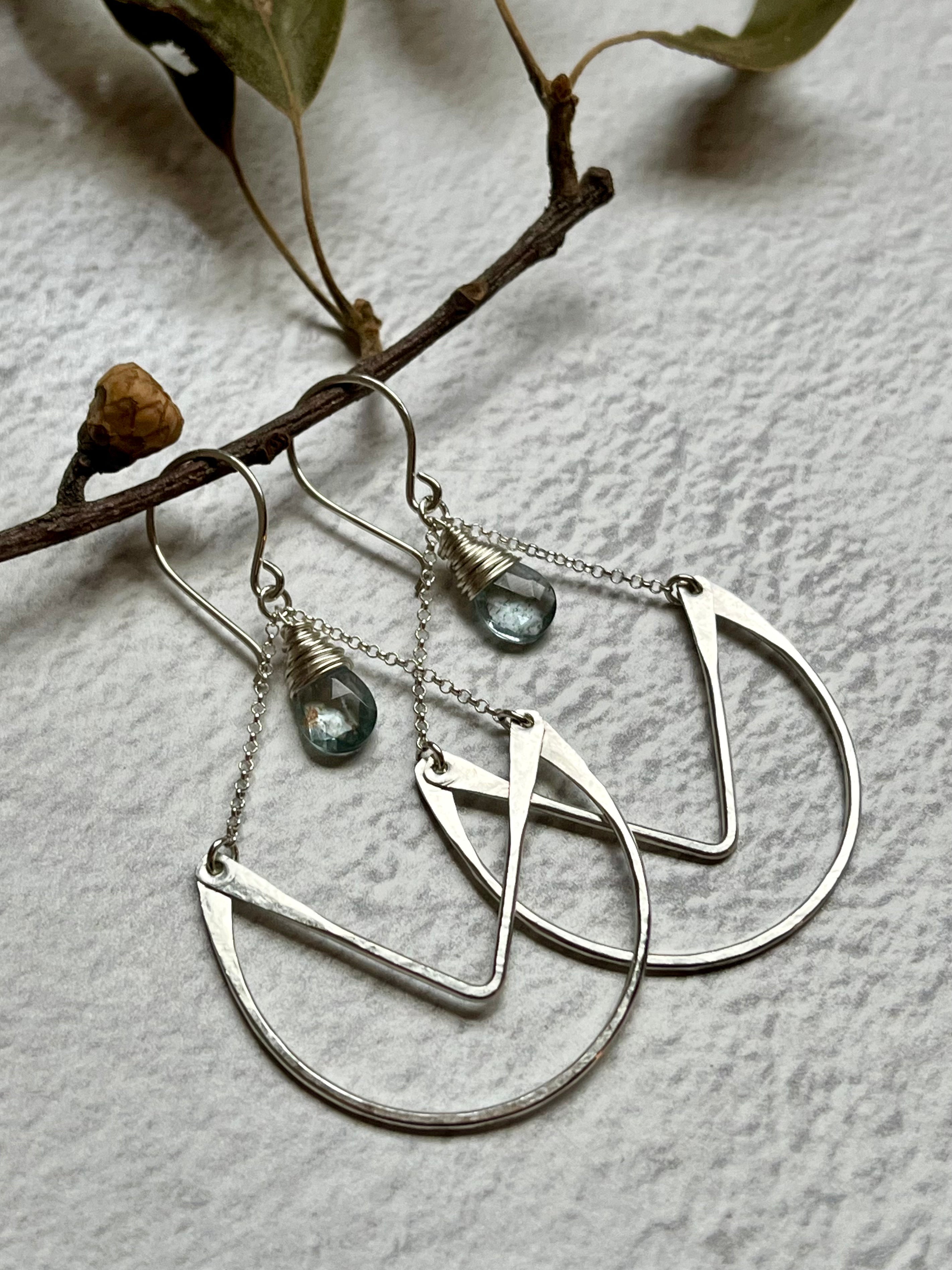 •TULIP HOOP• moss aquamarine + silver earrings