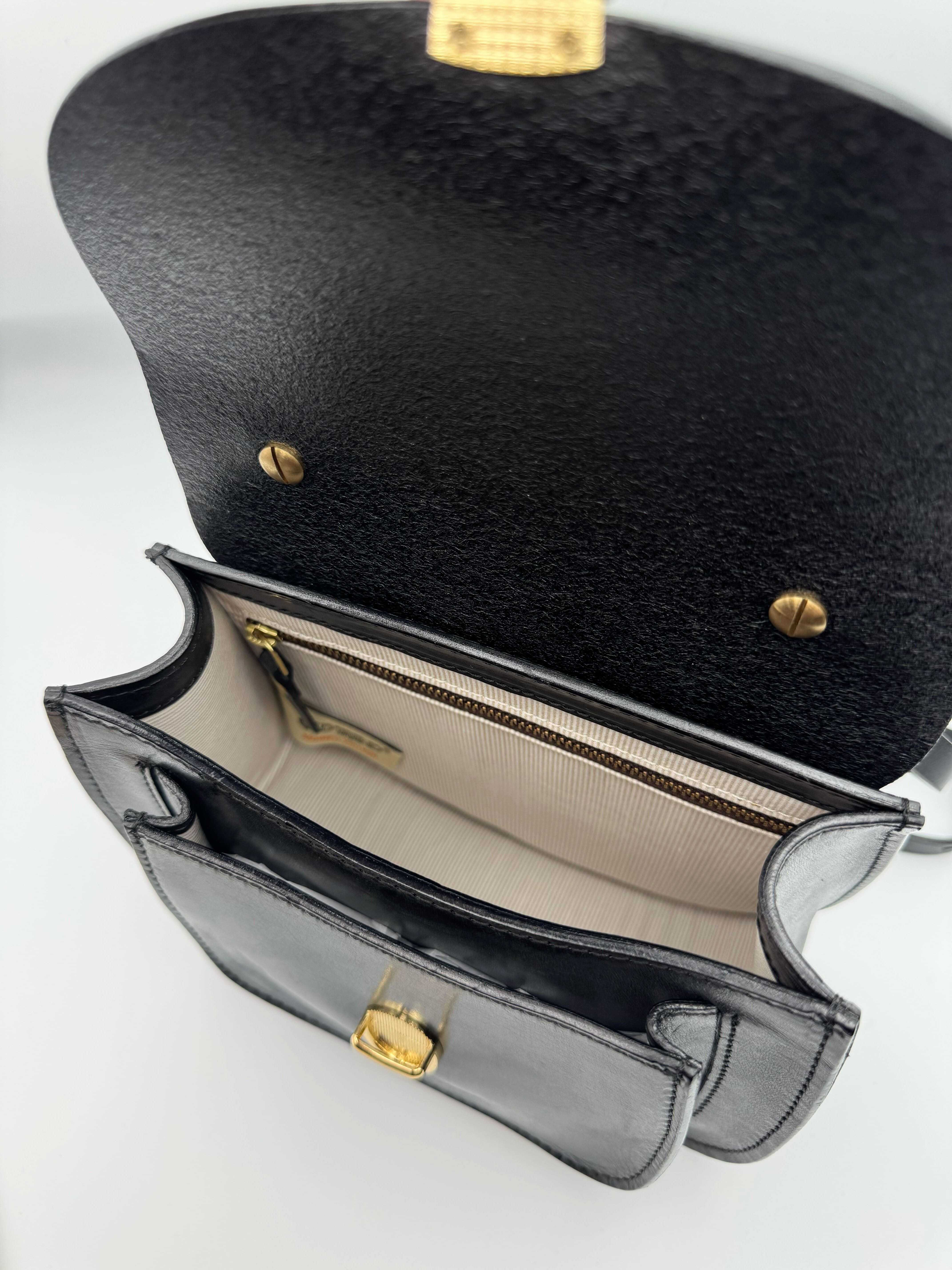 •MONTREAL• black leather crossbody/handbag