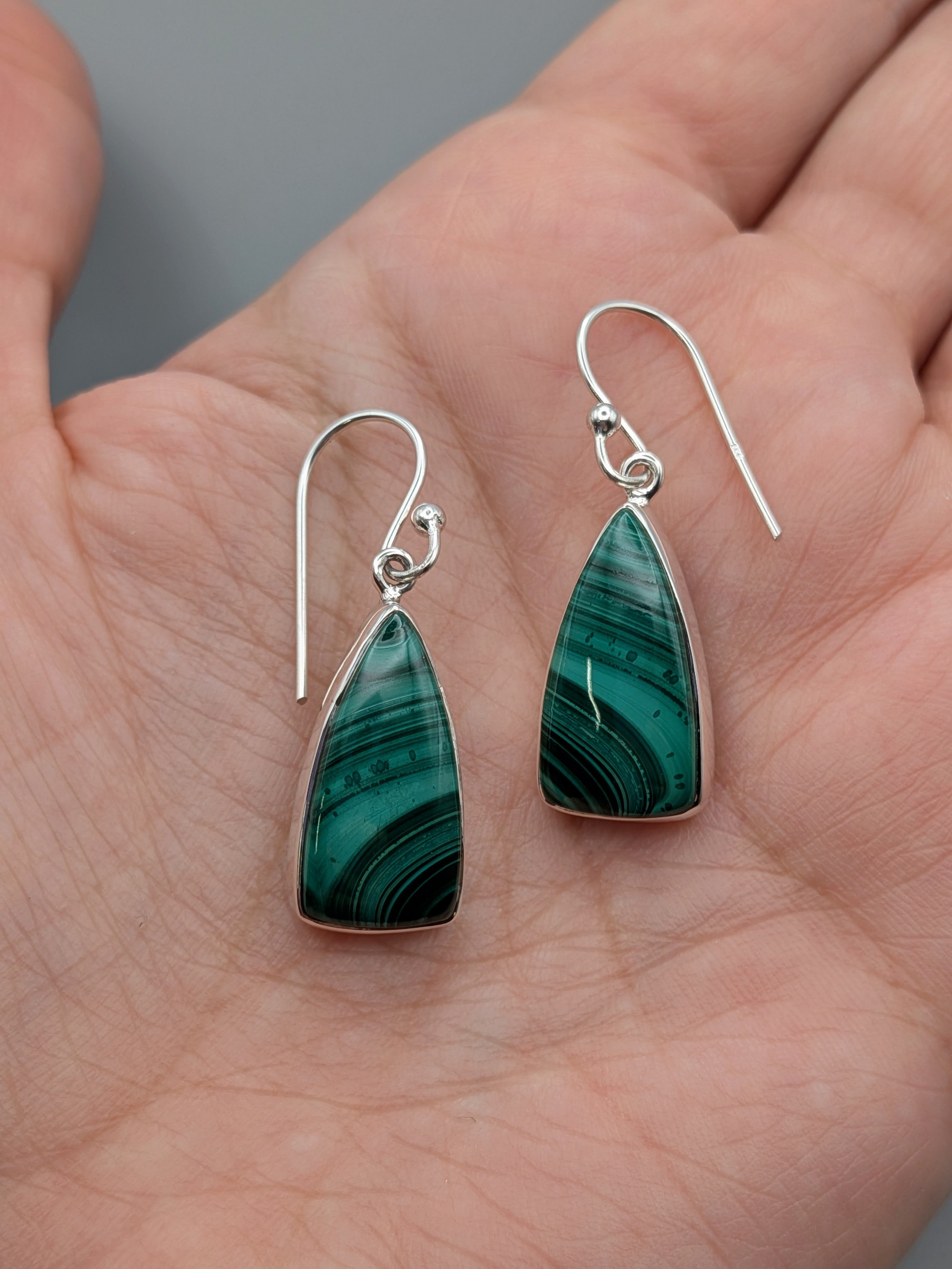 •MALACHITE - SOFT TRIANGLE• silver dangle earrings