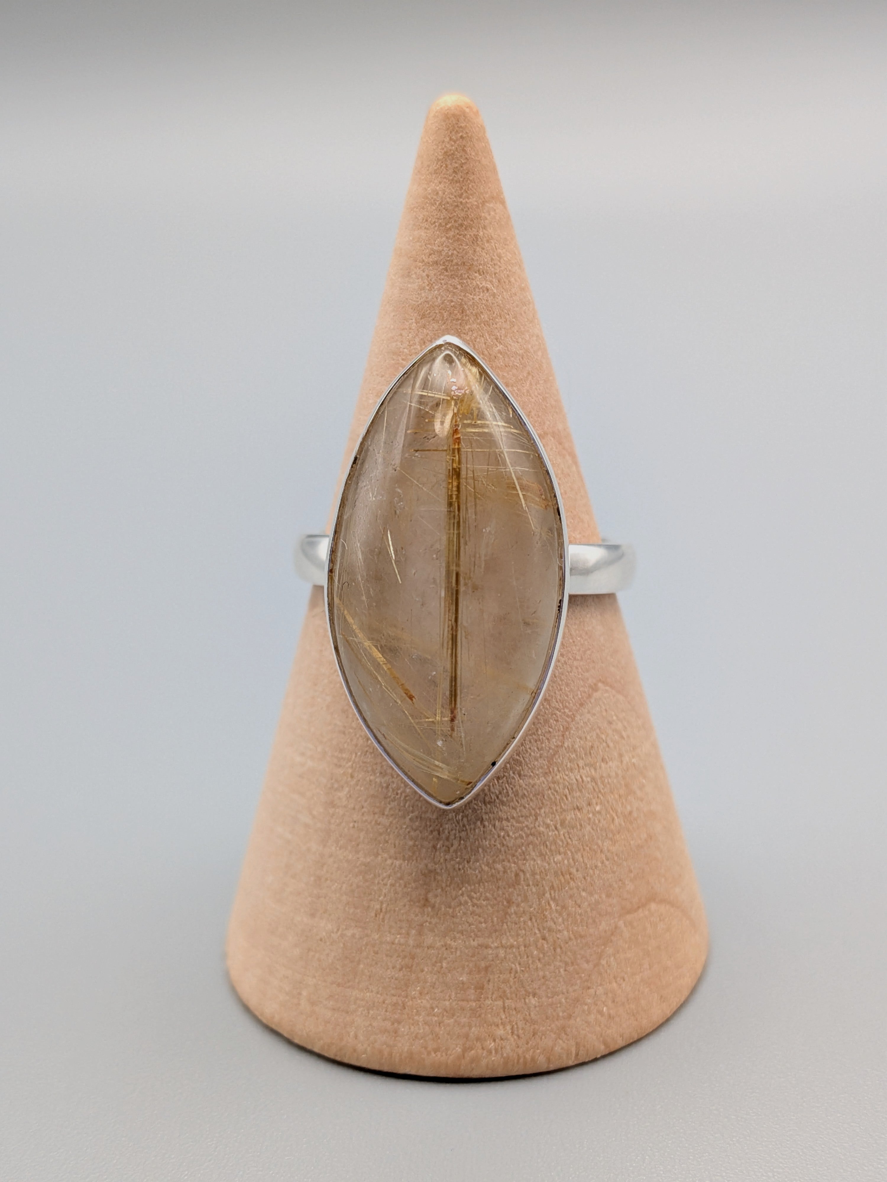 •RUTILATED QUARTZ - EYE• simple bezel silver ring (size 8)