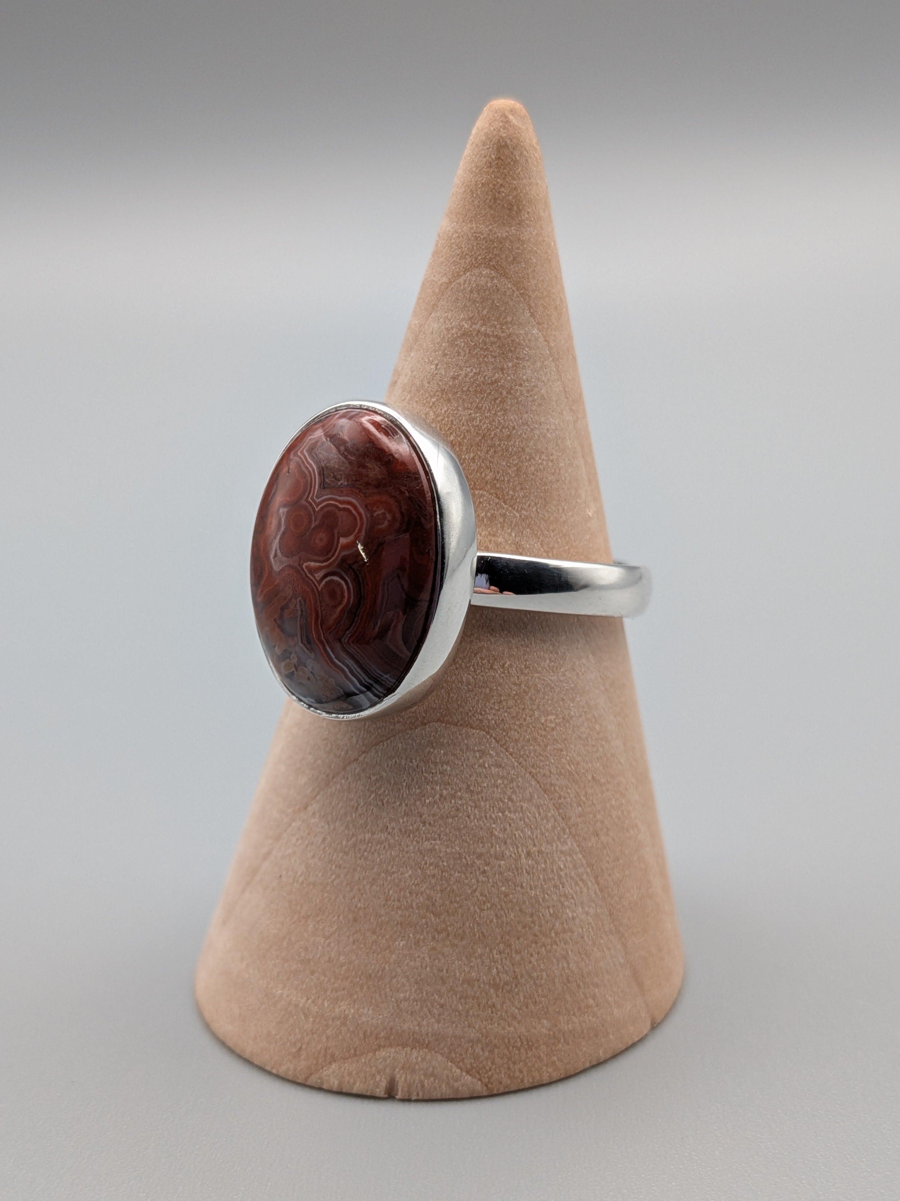 •CRAZY LACE AGATE - OVAL• simple bezel silver ring (size 8)