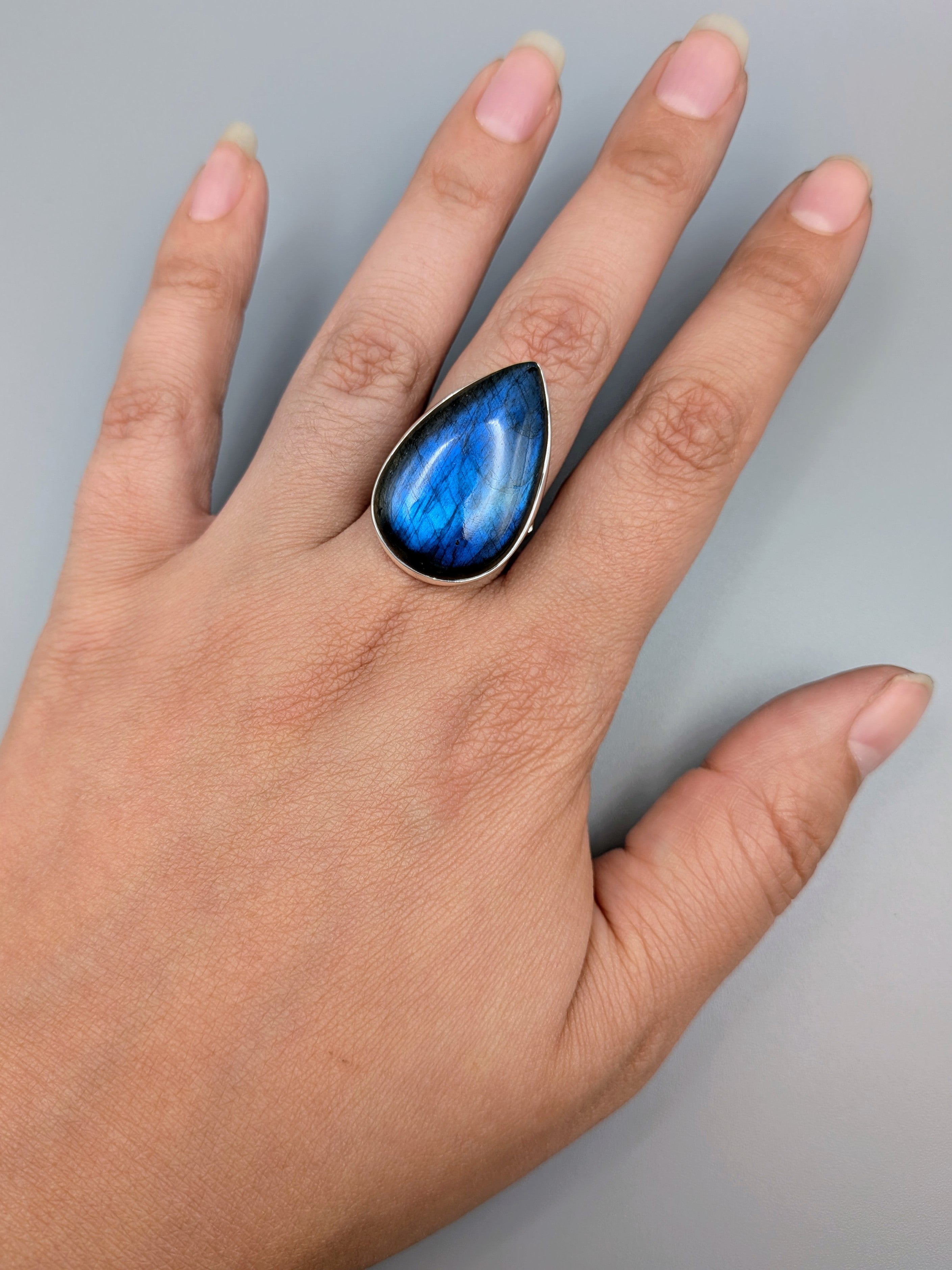 •LABRADORITE - MEDIUM TEAR• split band silver ring (size 9)