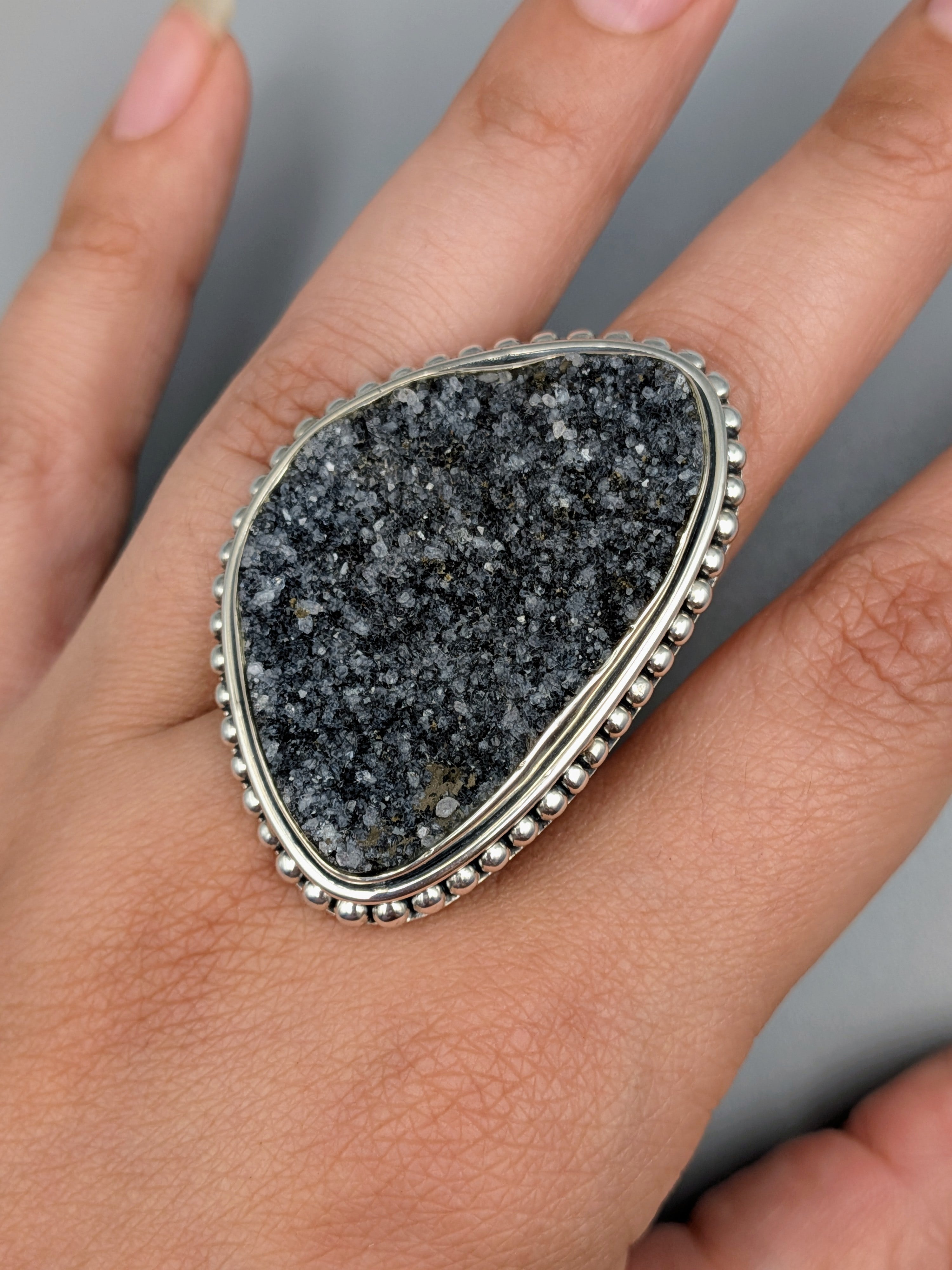 •COBALTO CALCITE DRUZY - FREEFORM• dotted bezel silver ring (size 10)