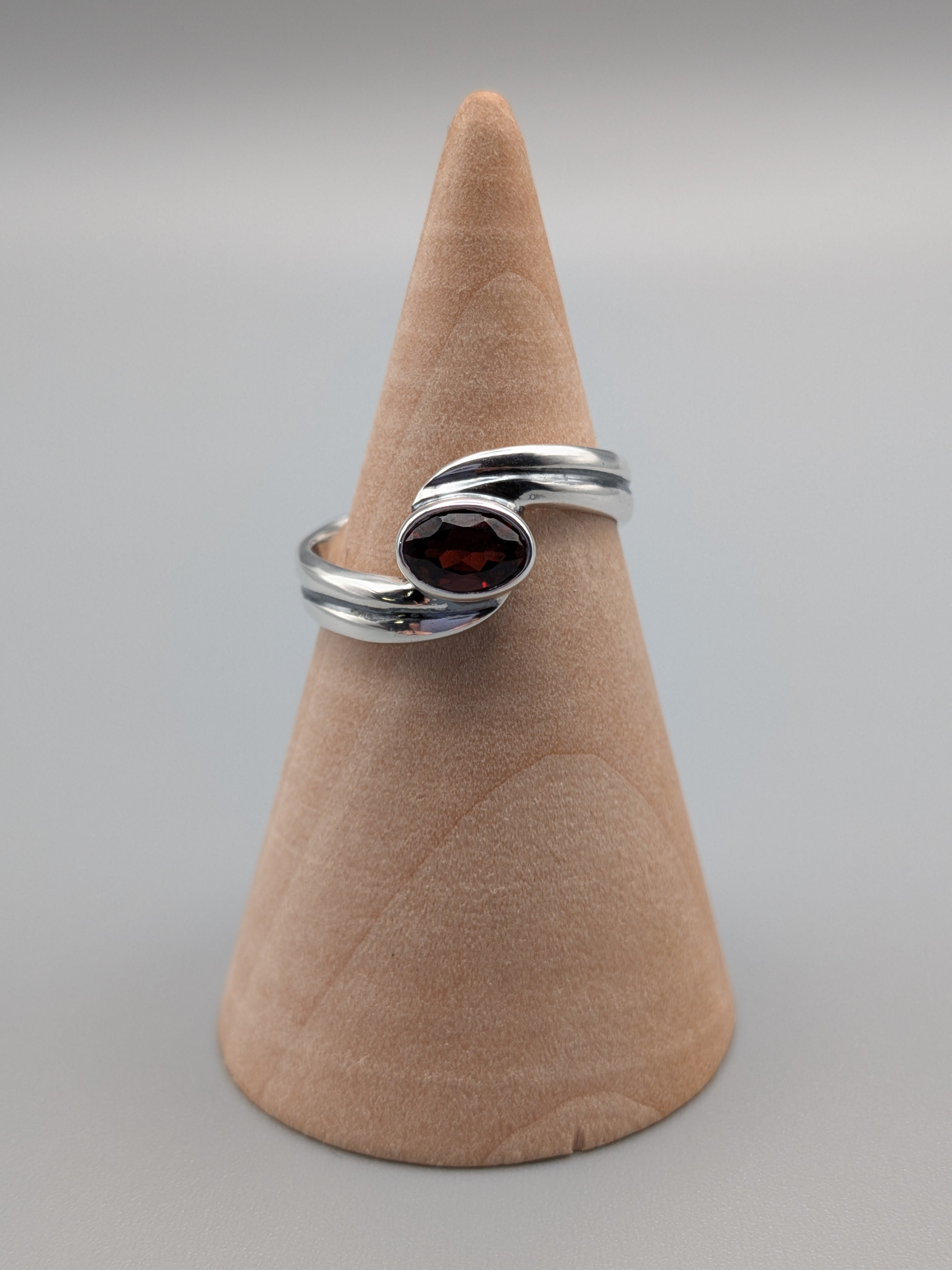 •GARNET - HELD• silver ring (various sizes)