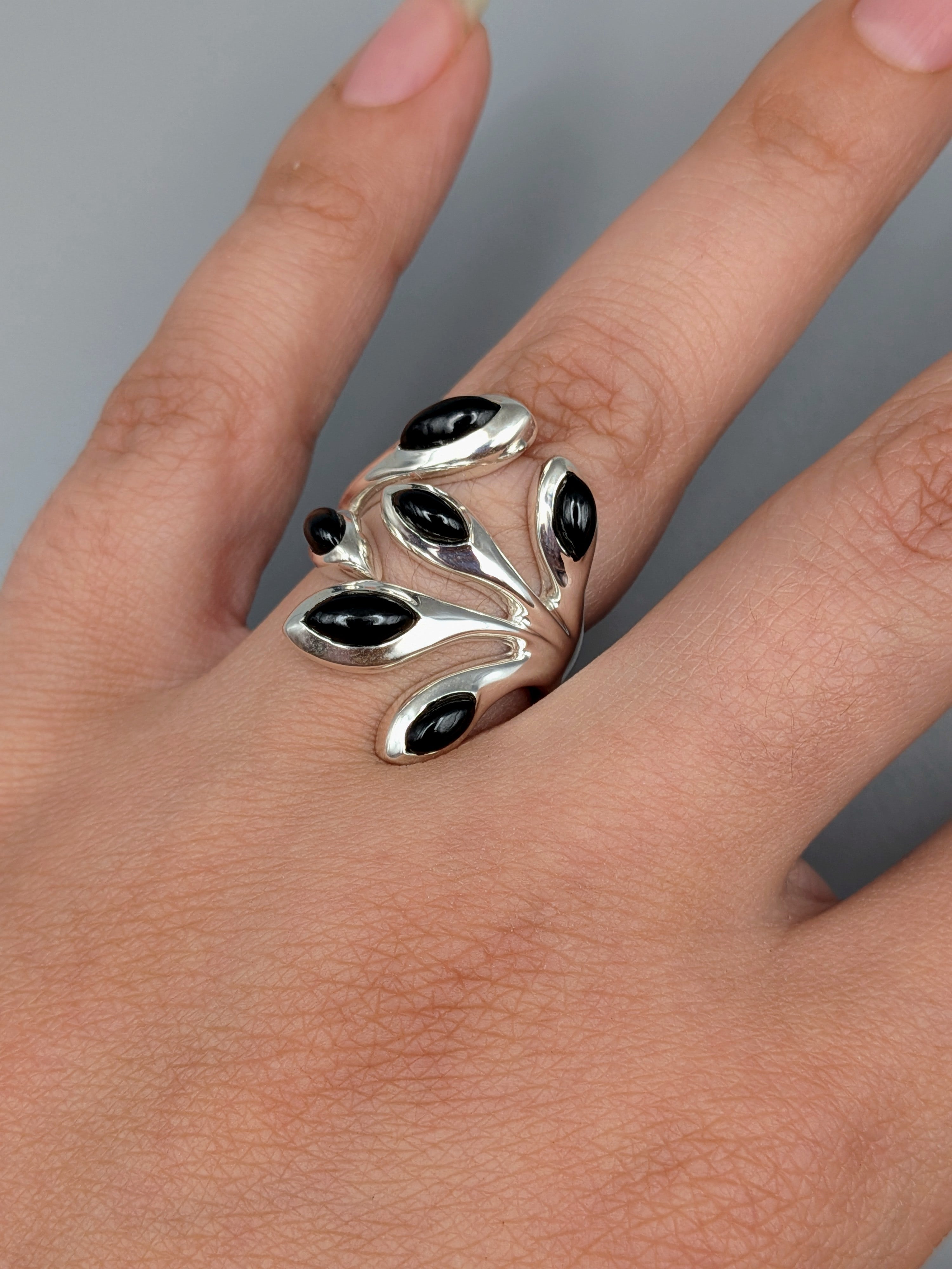 •BLACK ONYX - LÓRIEN• adjustable silver ring