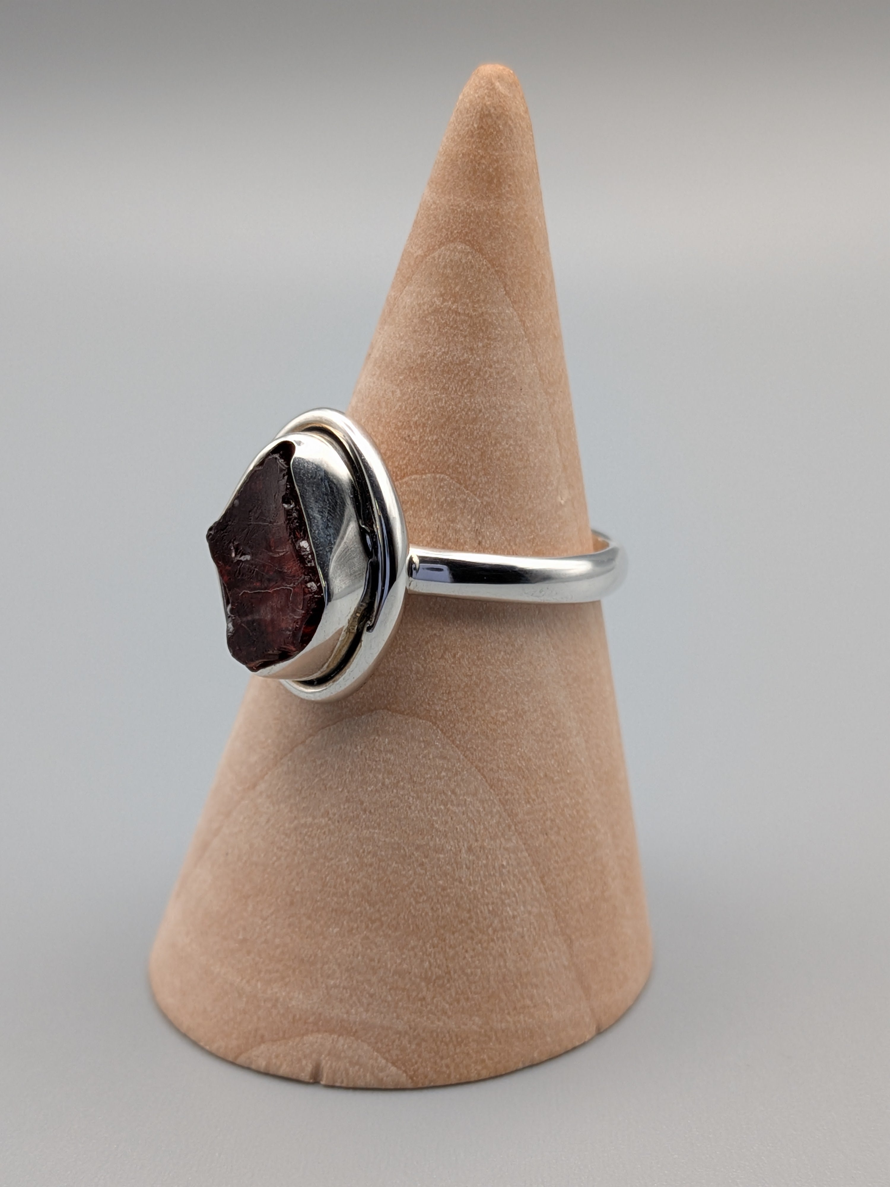 •GARNET - FREEFORM• double bezel silver ring (size 7)