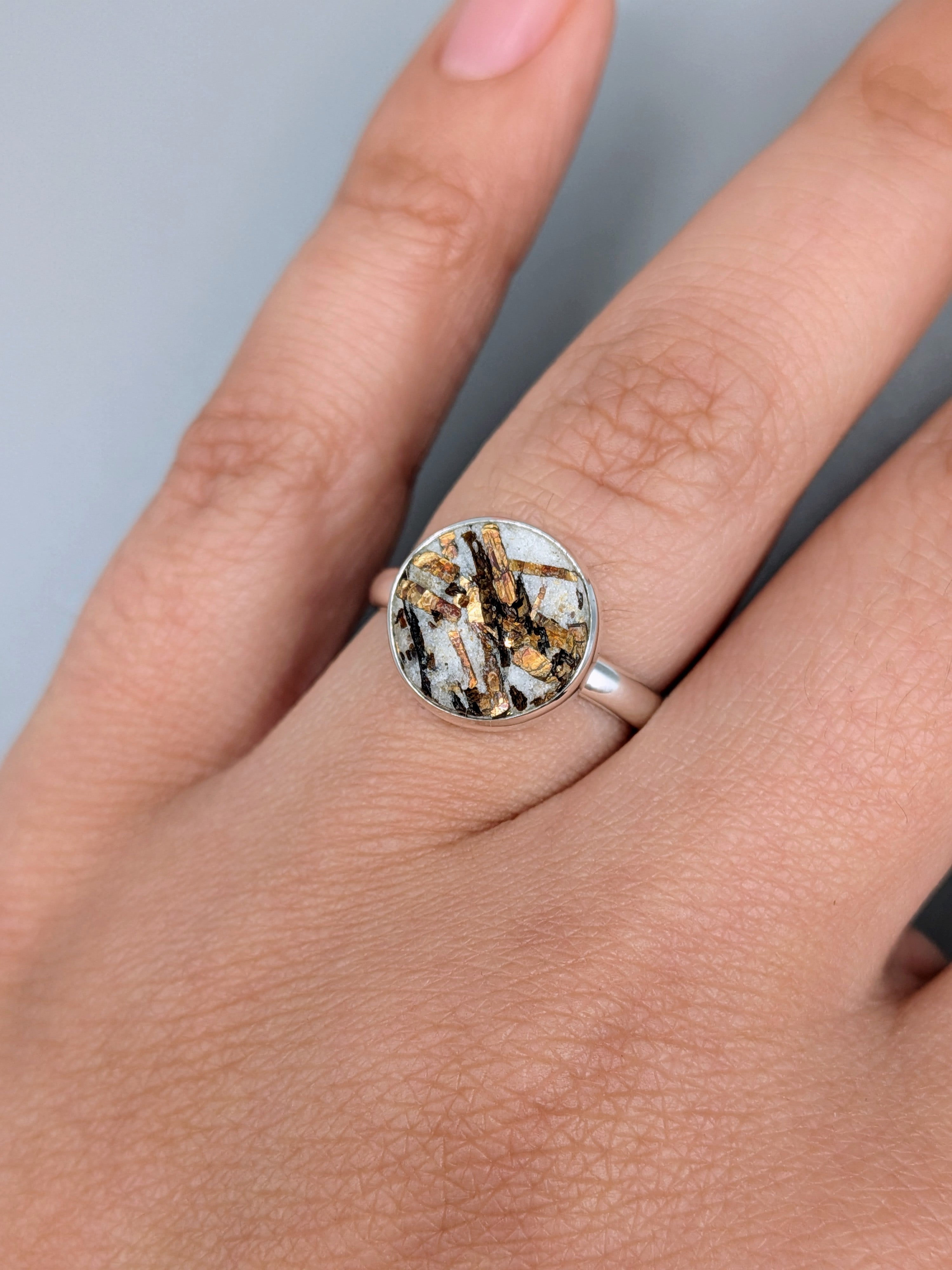 •ASTROPHYLLITE - ROUND• simple bezel silver ring (size 7)