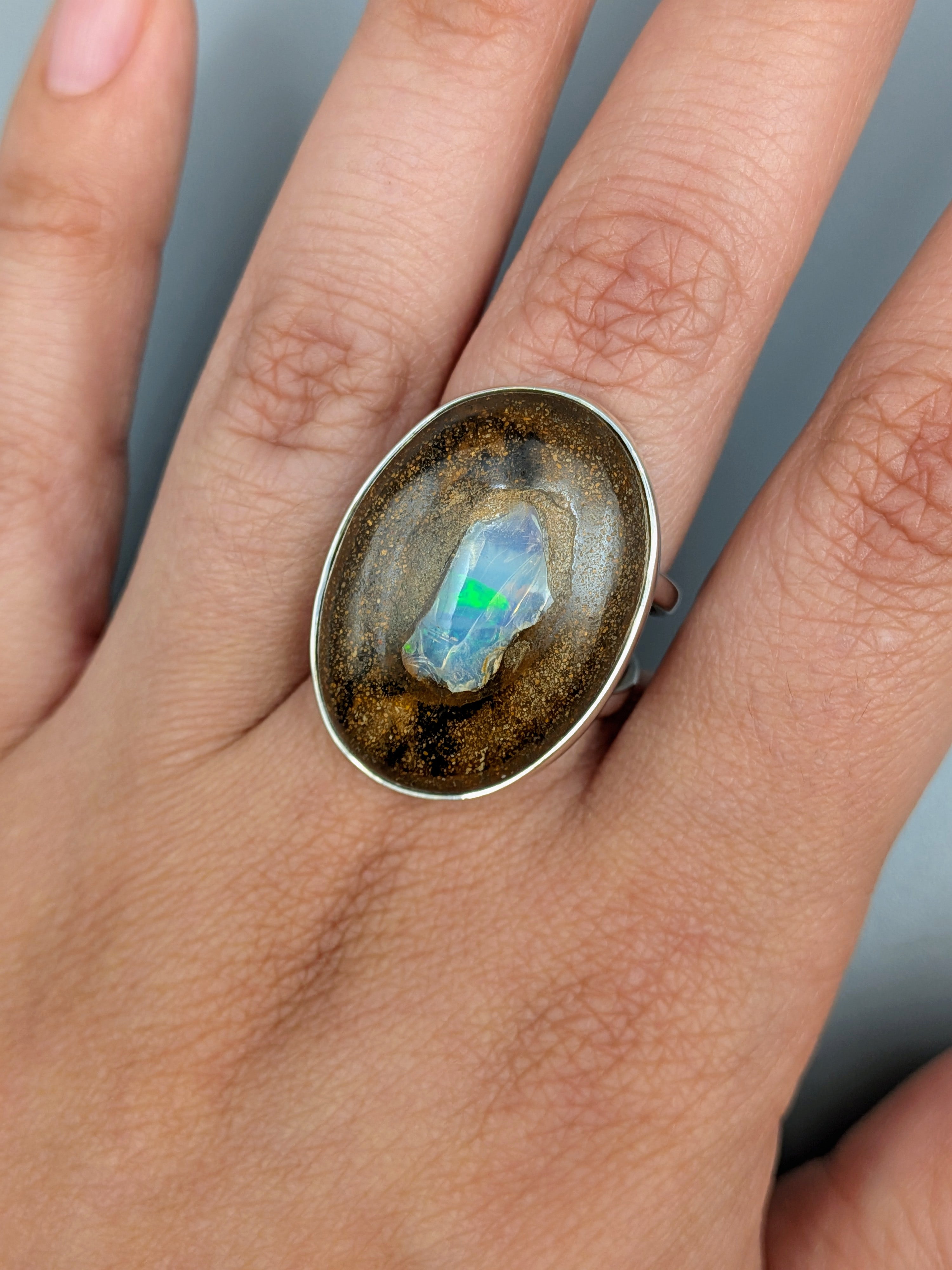 •BOULDER OPAL - OVAL• split band silver ring (size 8.75)