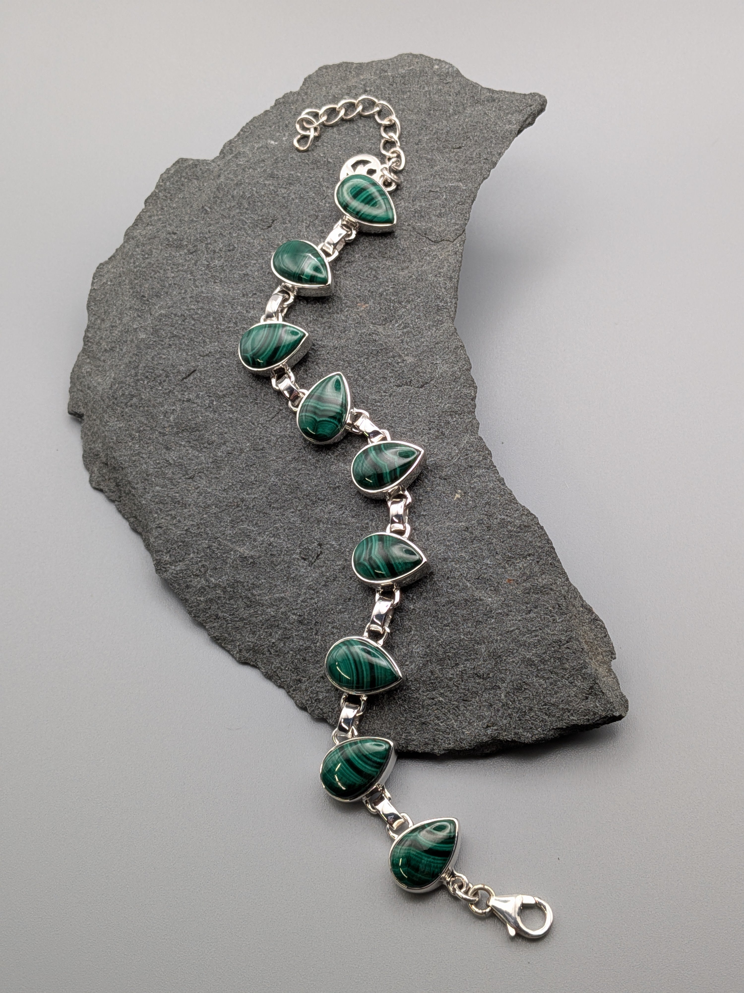 •MALACHITE TEARDROP• linked silver bracelet (6.75" - 8")