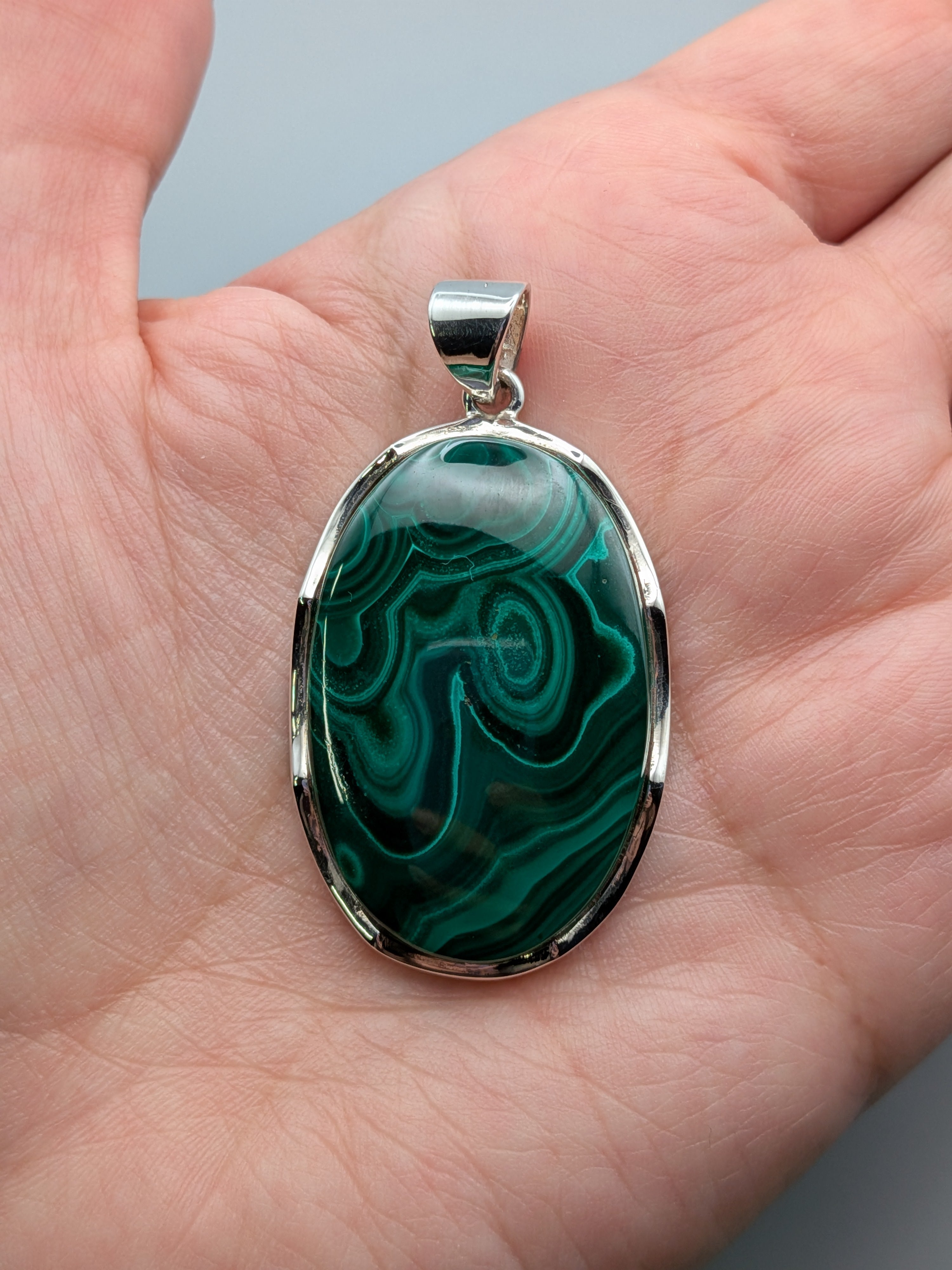 •MALACHITE - SMALL OVAL - SCALLOPED 2• sterling silver pendant