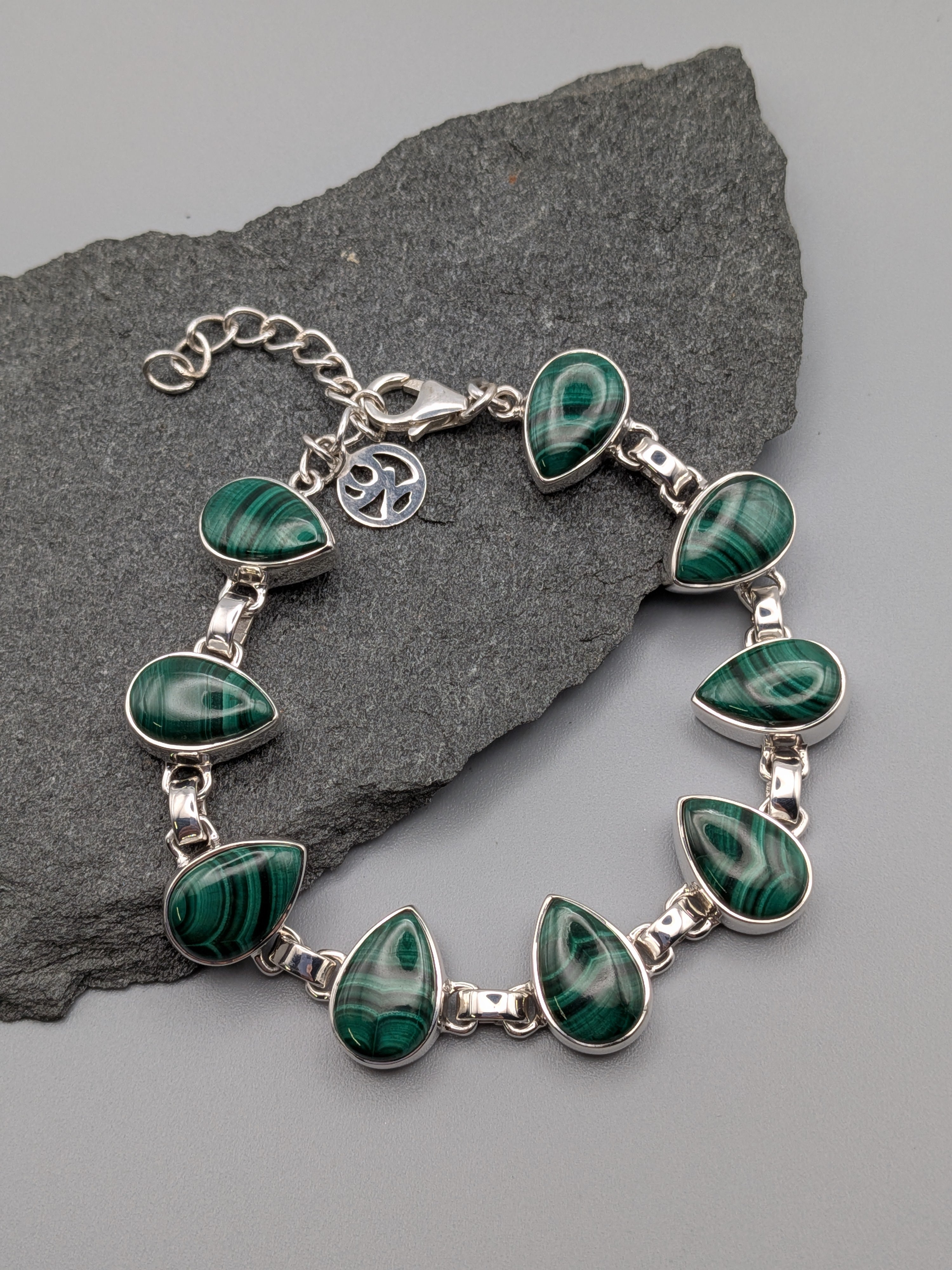 •MALACHITE TEARDROP• linked silver bracelet (6.75" - 8")