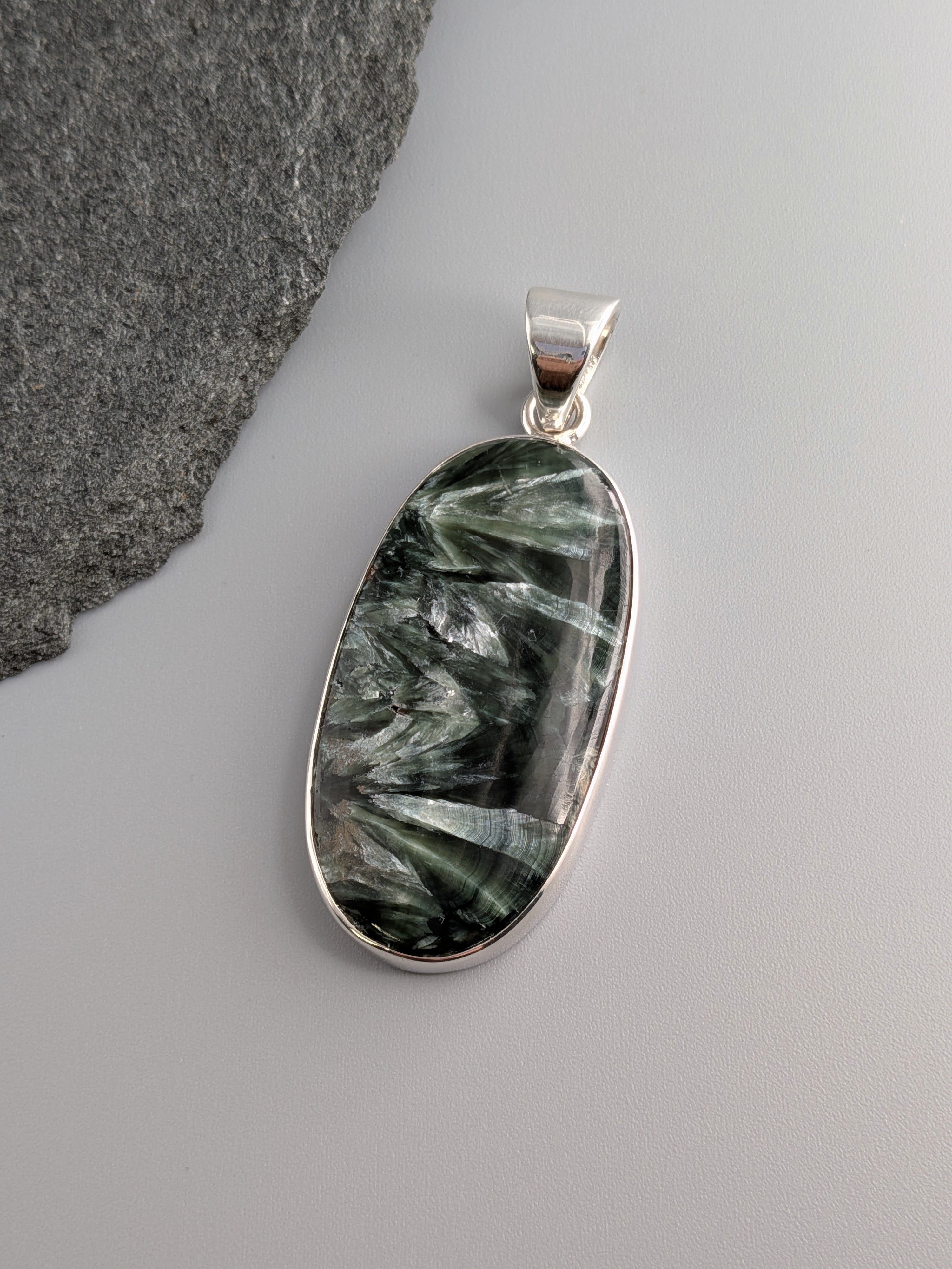 •SERAPHINITE - ELONGATED OVAL• sterling silver pendant