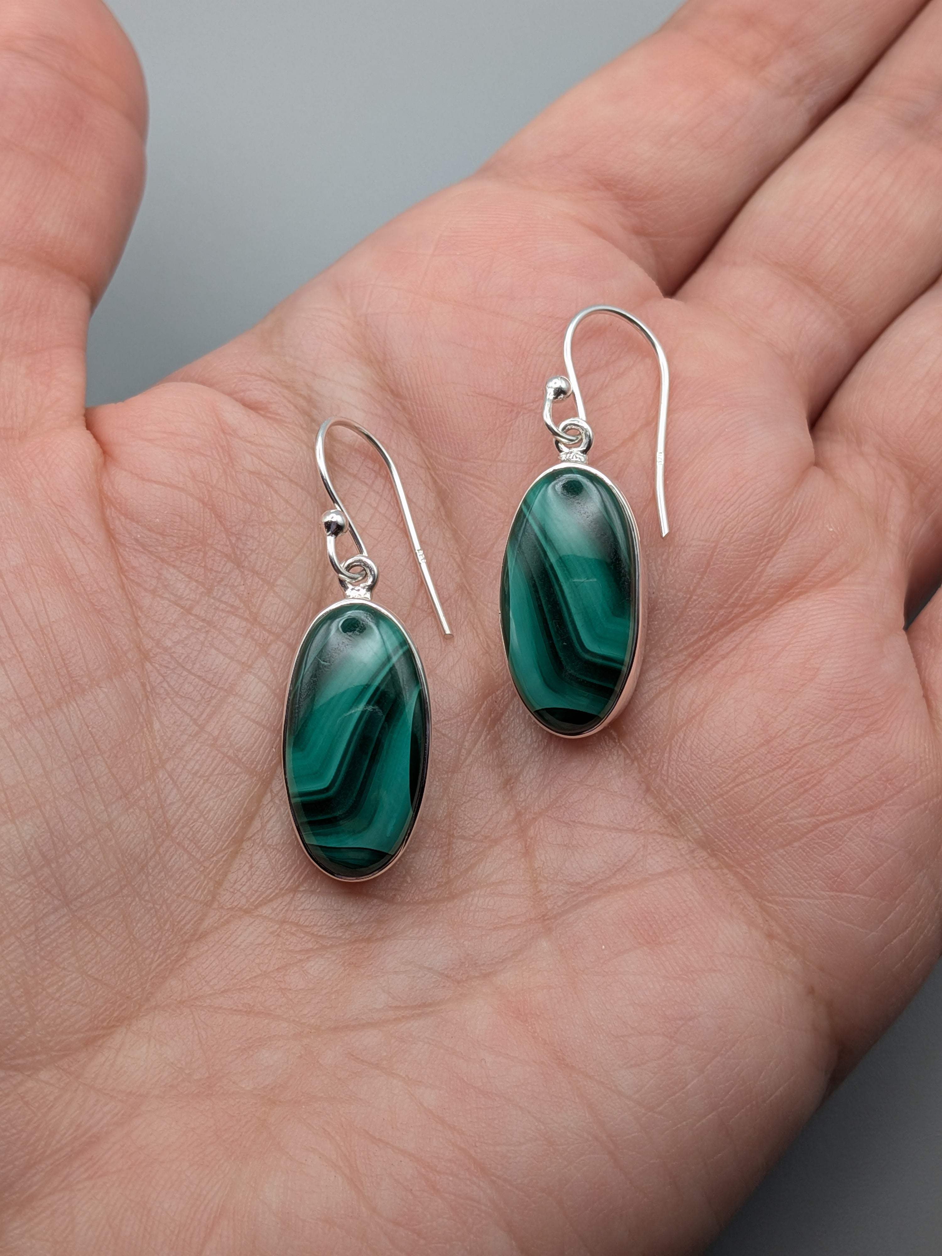 •MALACHITE OVAL• silver dangle earrings