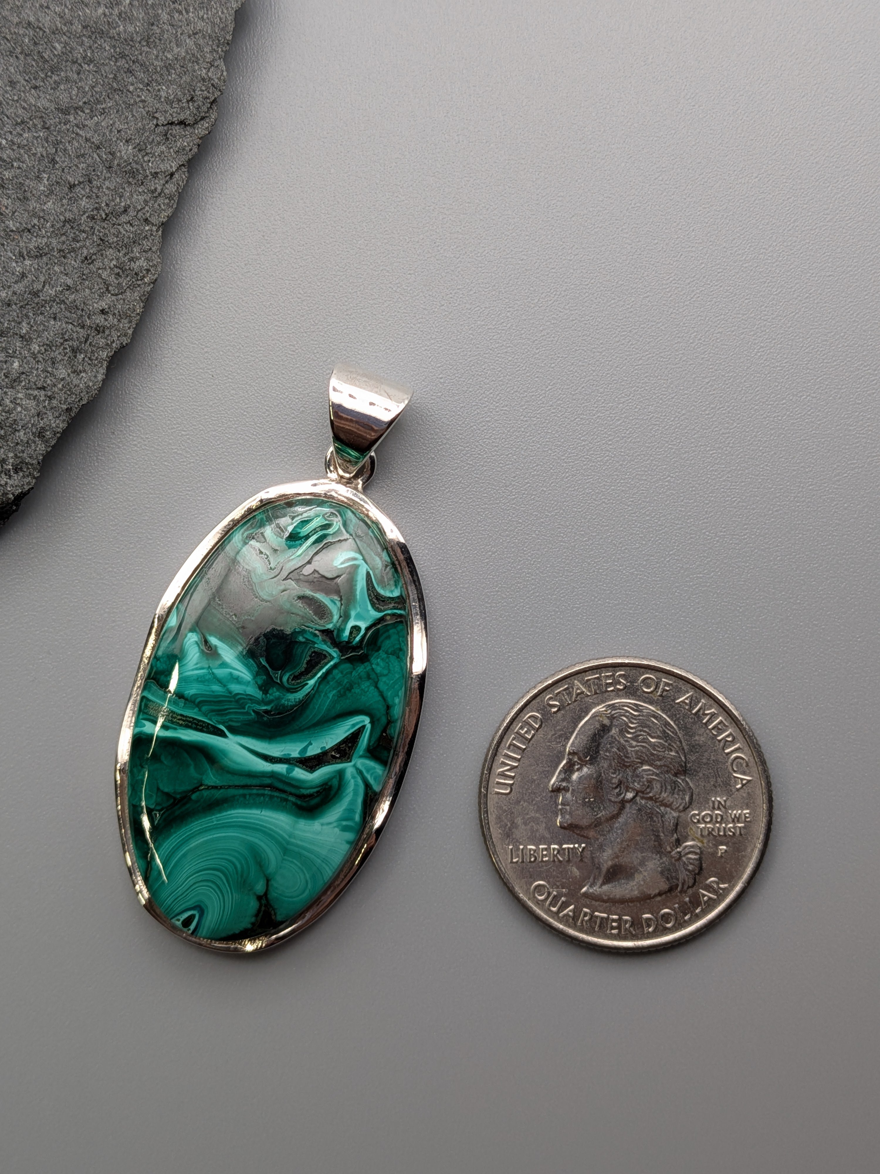 •MALACHITE - SMALL OVAL - SCALLOPED 1• sterling silver pendant