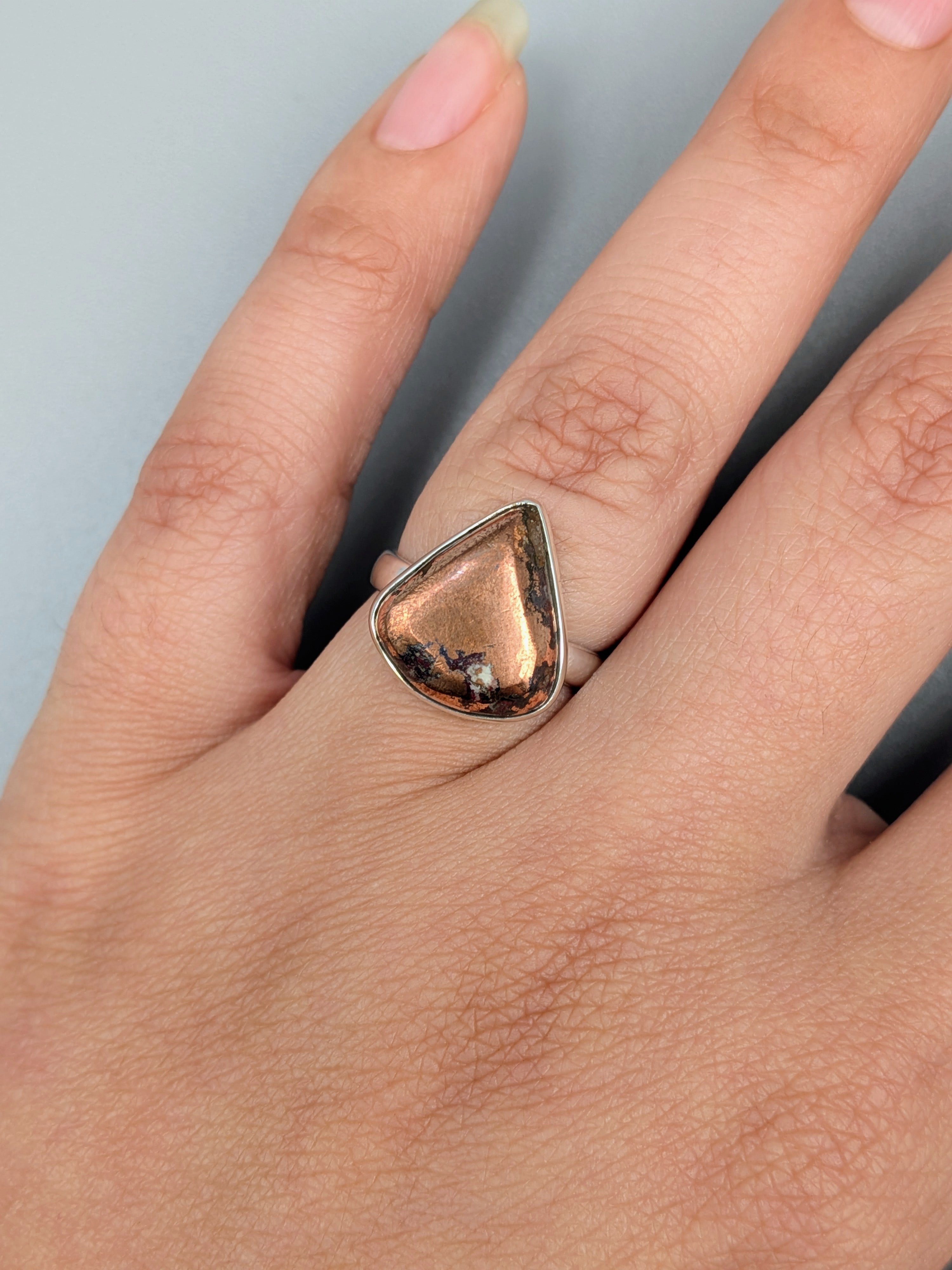 •COPPER IN MATRIX - TEAR• simple bezel silver ring (size 6)