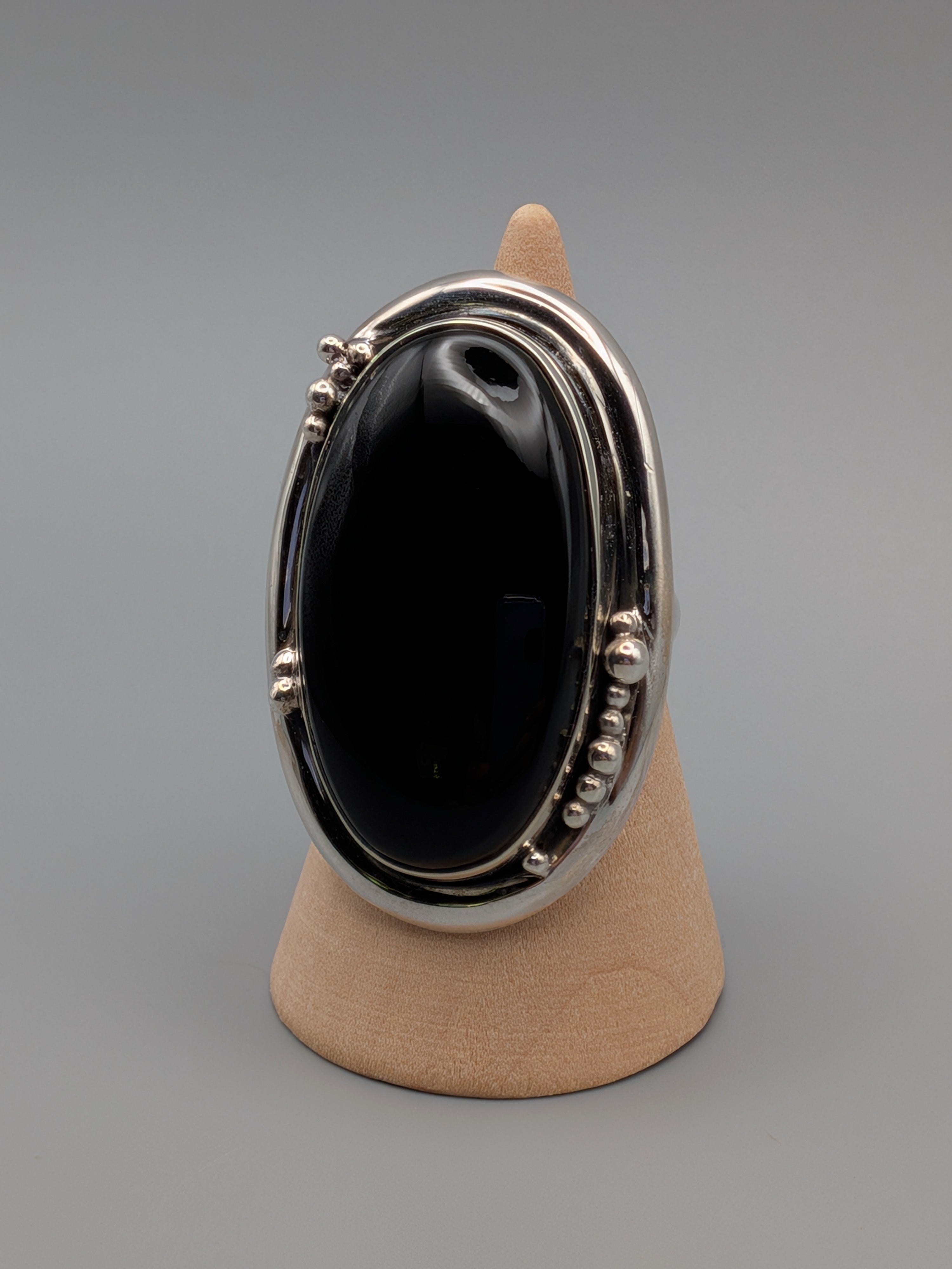 •ONYX - OVAL• dotted bezel silver ring (various sizes)