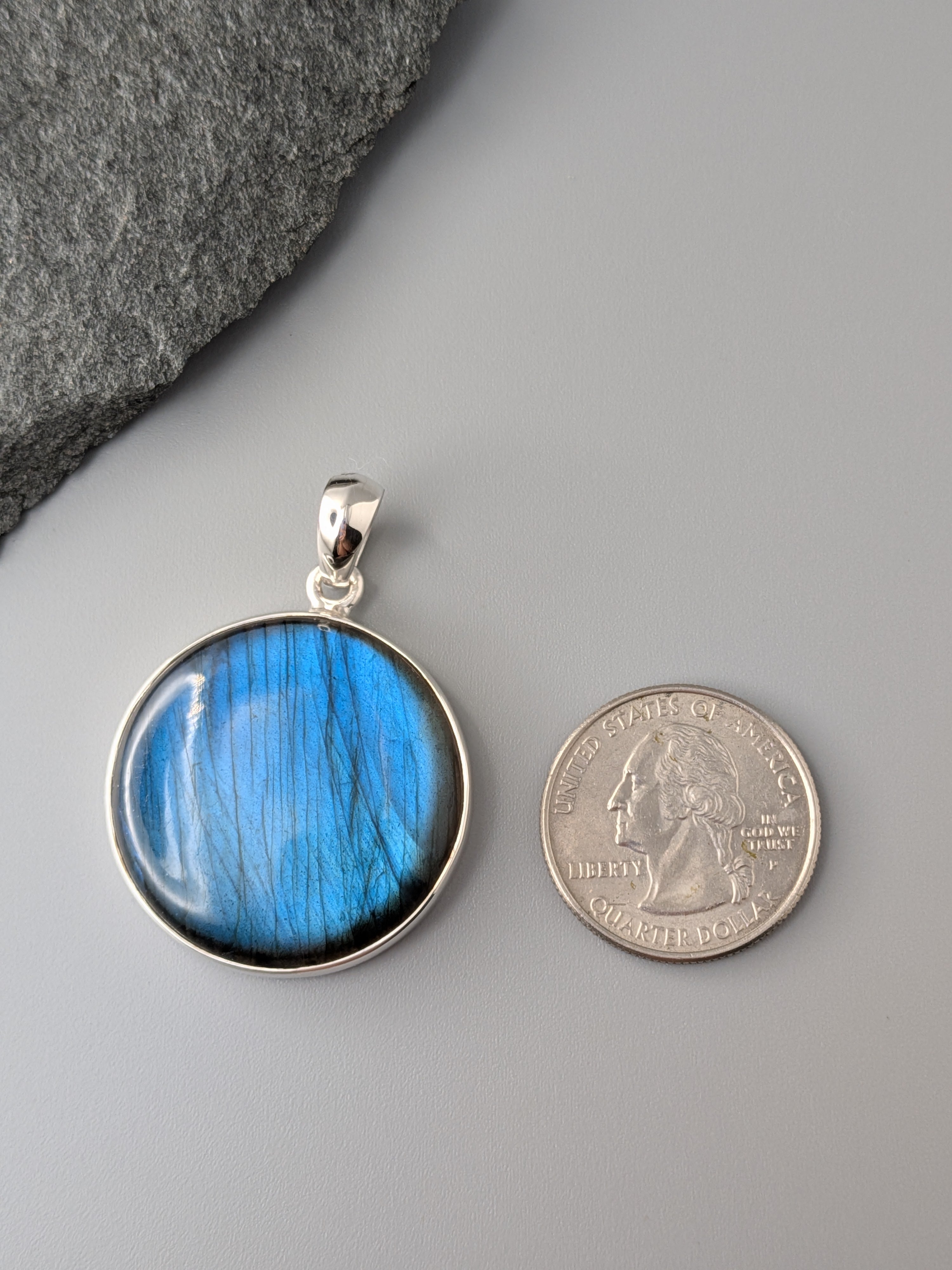 •LABRADORITE CIRCLE• sterling silver pendant